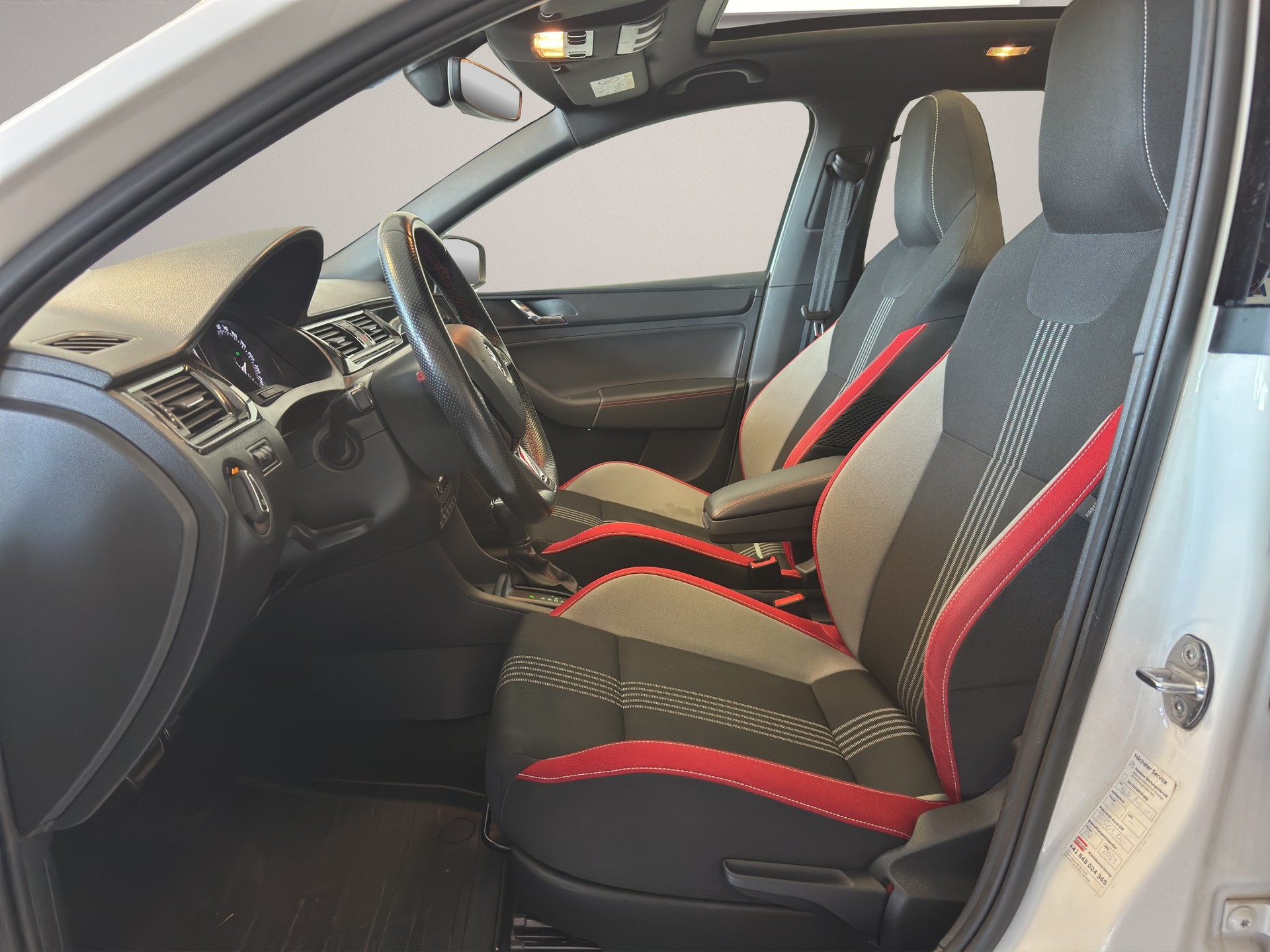SKODA Rapid Spaceback 1.2 TSI Monte Carlo DSG-image-8