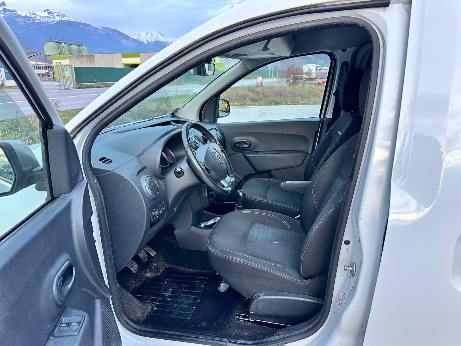 DACIA Dokker 1.2 T Stepway-image-8