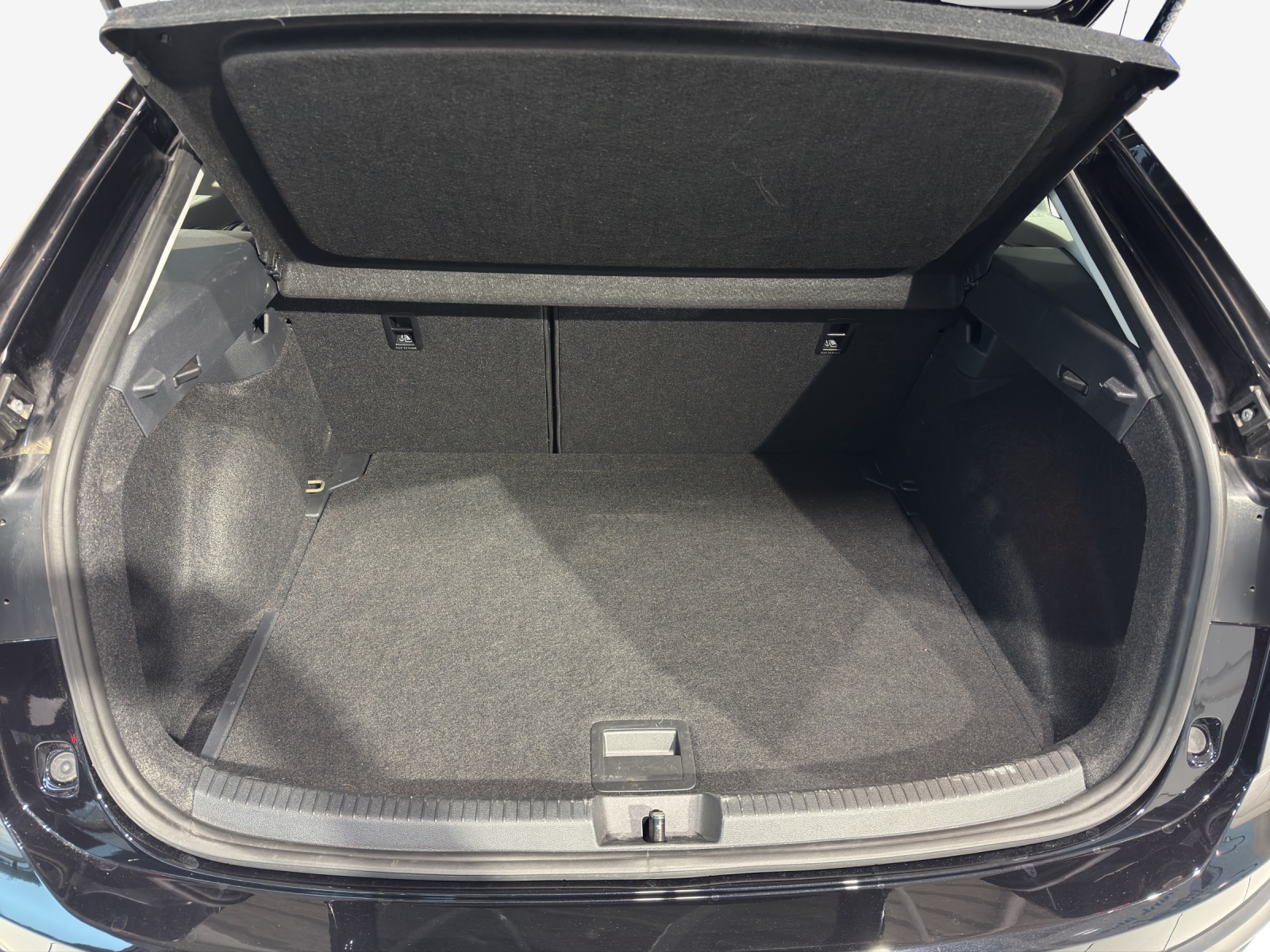 VW Taigo 1.0 TSI Life DSG-image-12