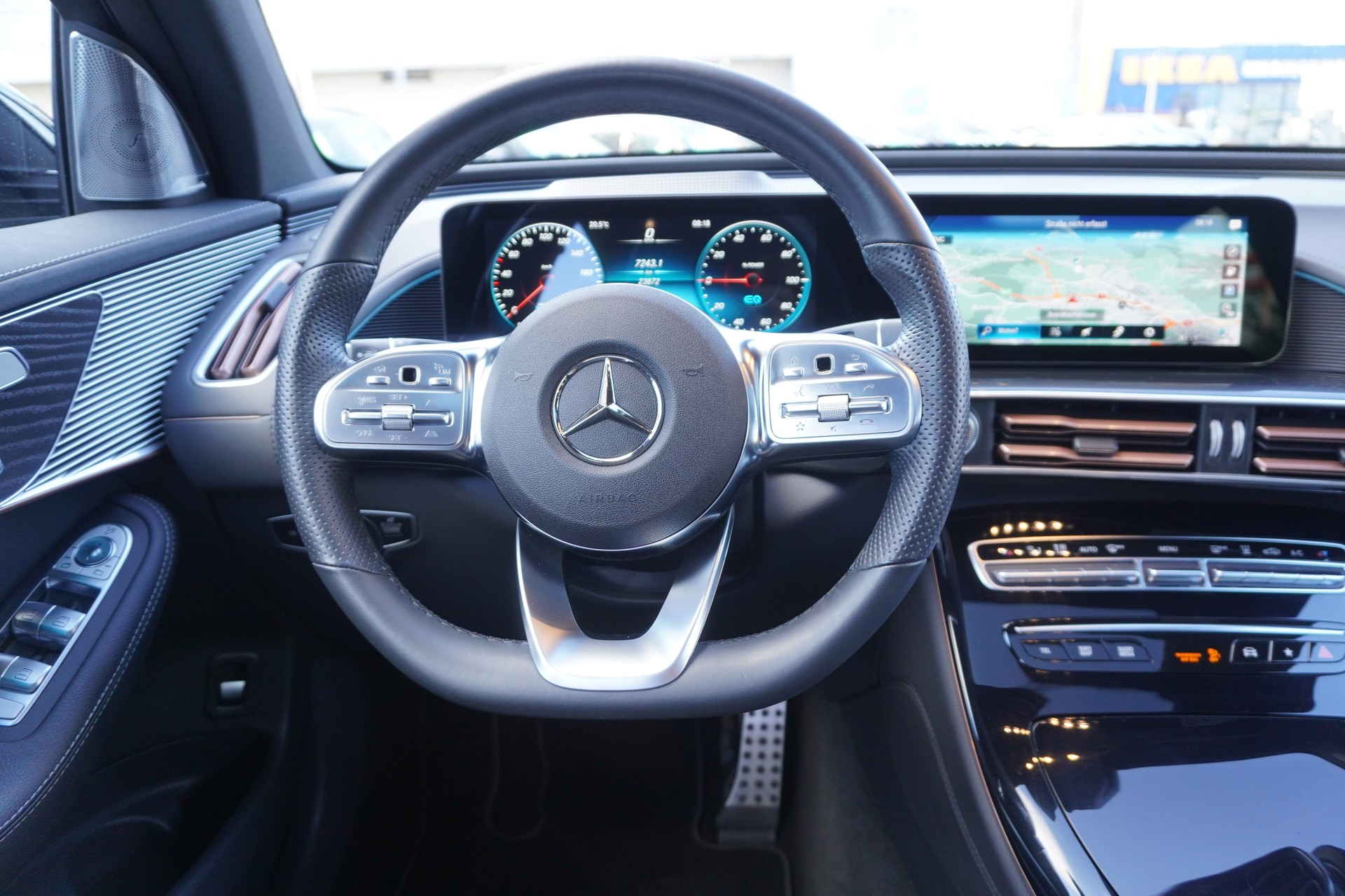 MERCEDES-BENZ EQC 400 AMG Line 4Matic-image-18
