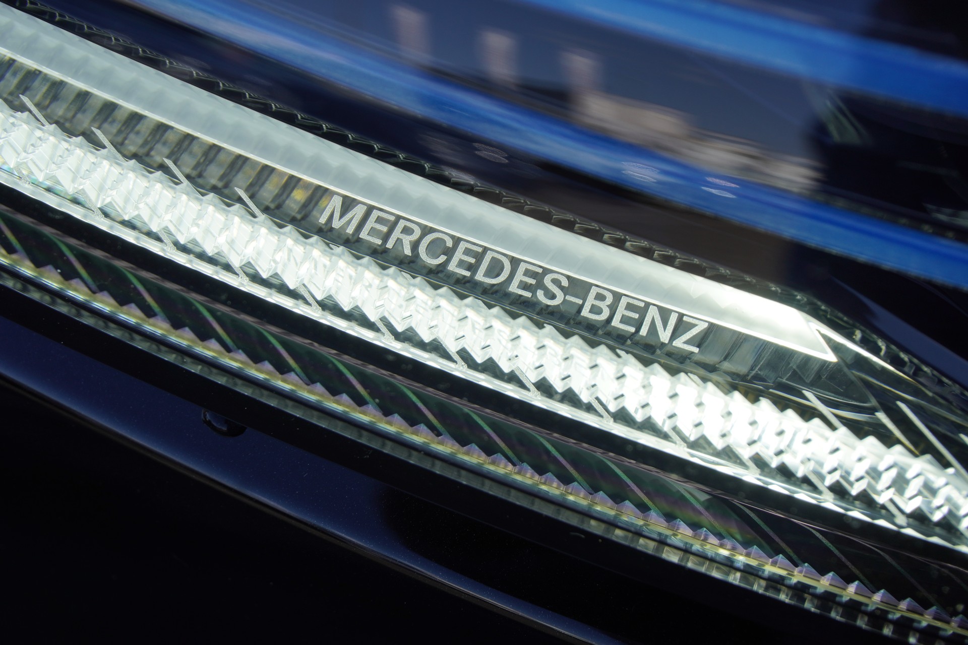 MERCEDES-BENZ EQC 400 AMG Line 4Matic-image-54