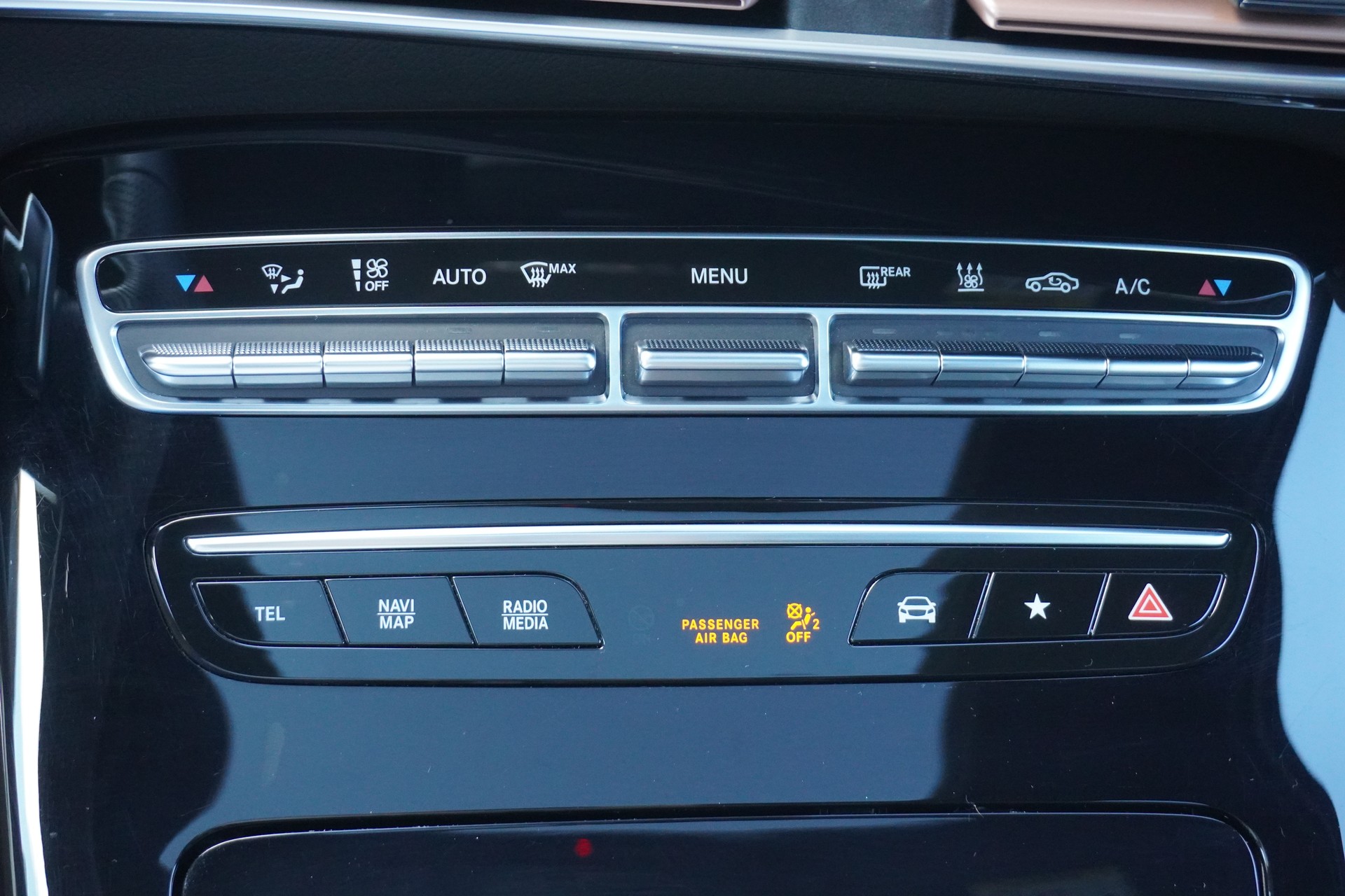 MERCEDES-BENZ EQC 400 AMG Line 4Matic-image-22