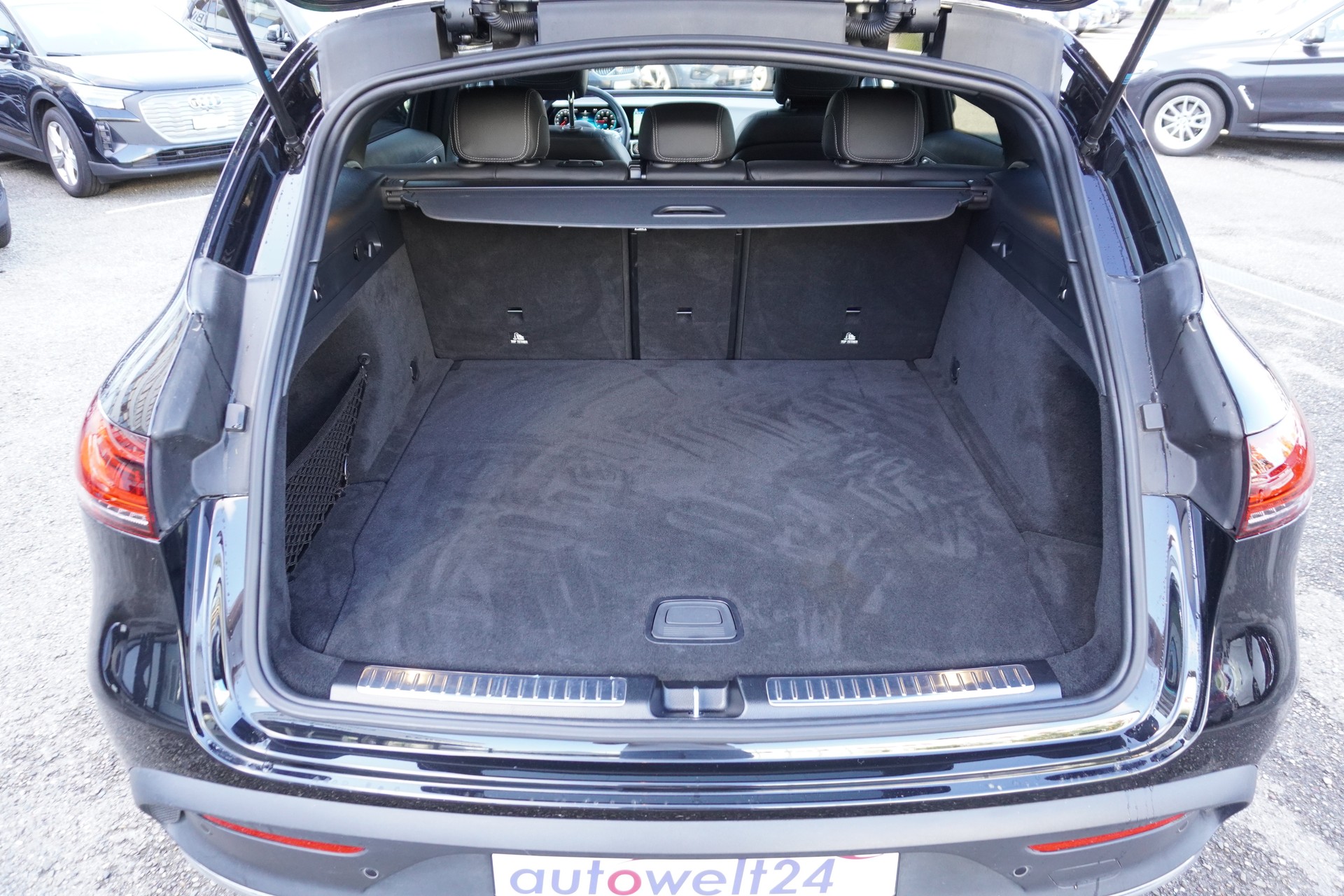 MERCEDES-BENZ EQC 400 AMG Line 4Matic-image-9