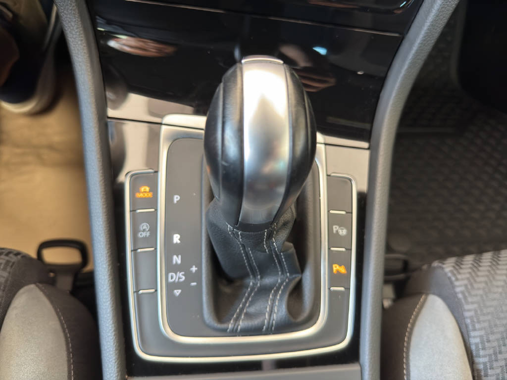 VW Golf VII 1.5 TSI 150 Highline DSG-image-12