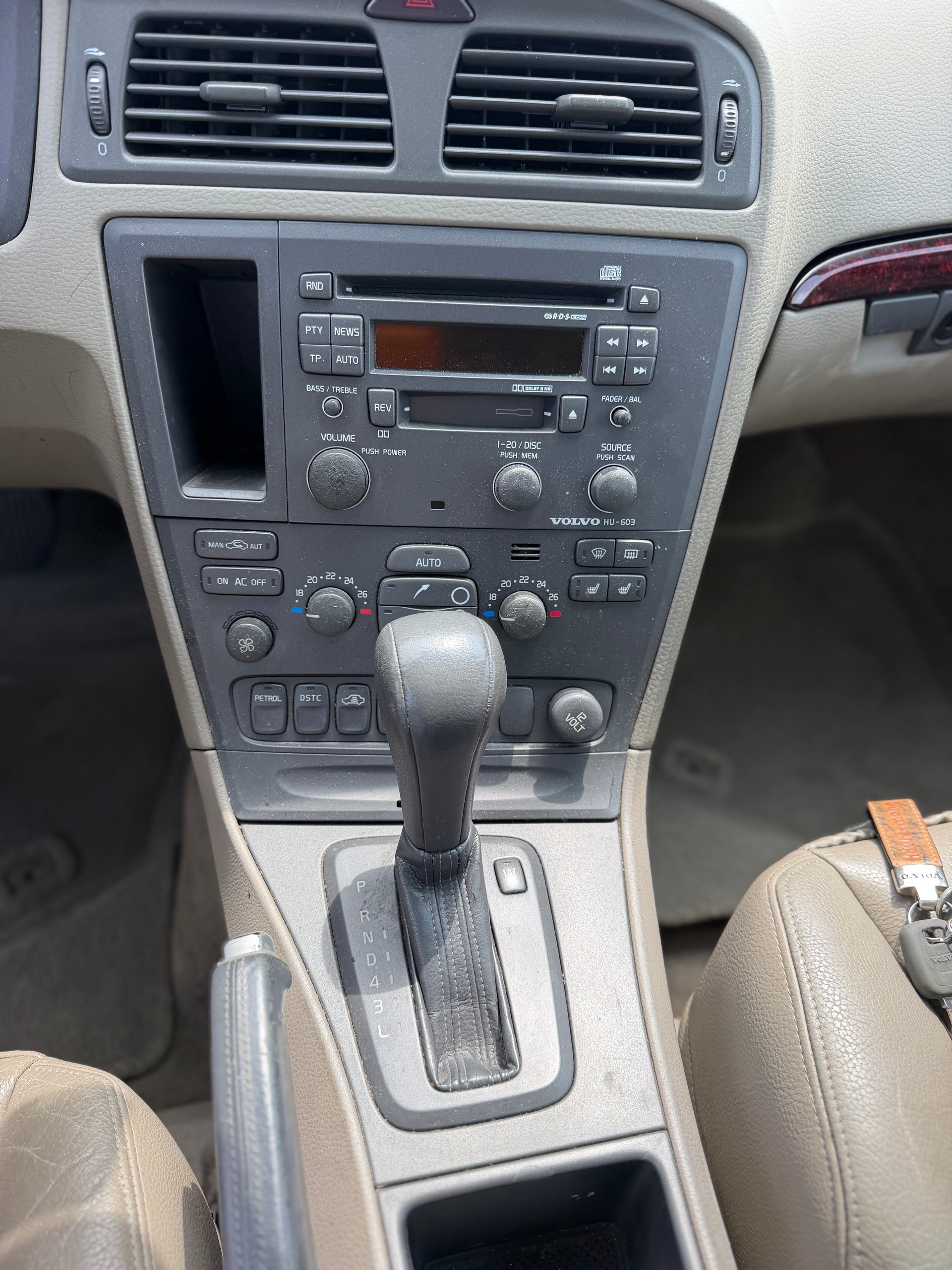 VOLVO V70 2.4 Bi-Fuel-image-17