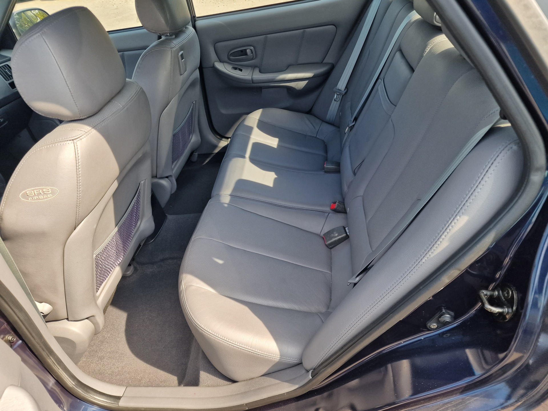HYUNDAI Elantra 2.0 16V Swiss Edition-image-8