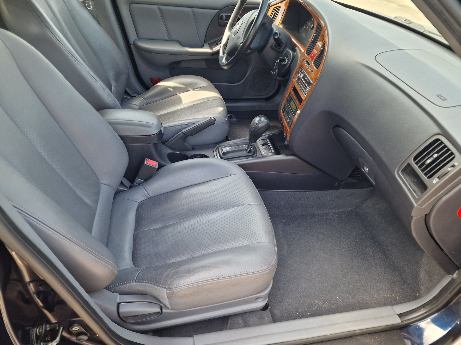 HYUNDAI Elantra 2.0 16V Swiss Edition-image-13