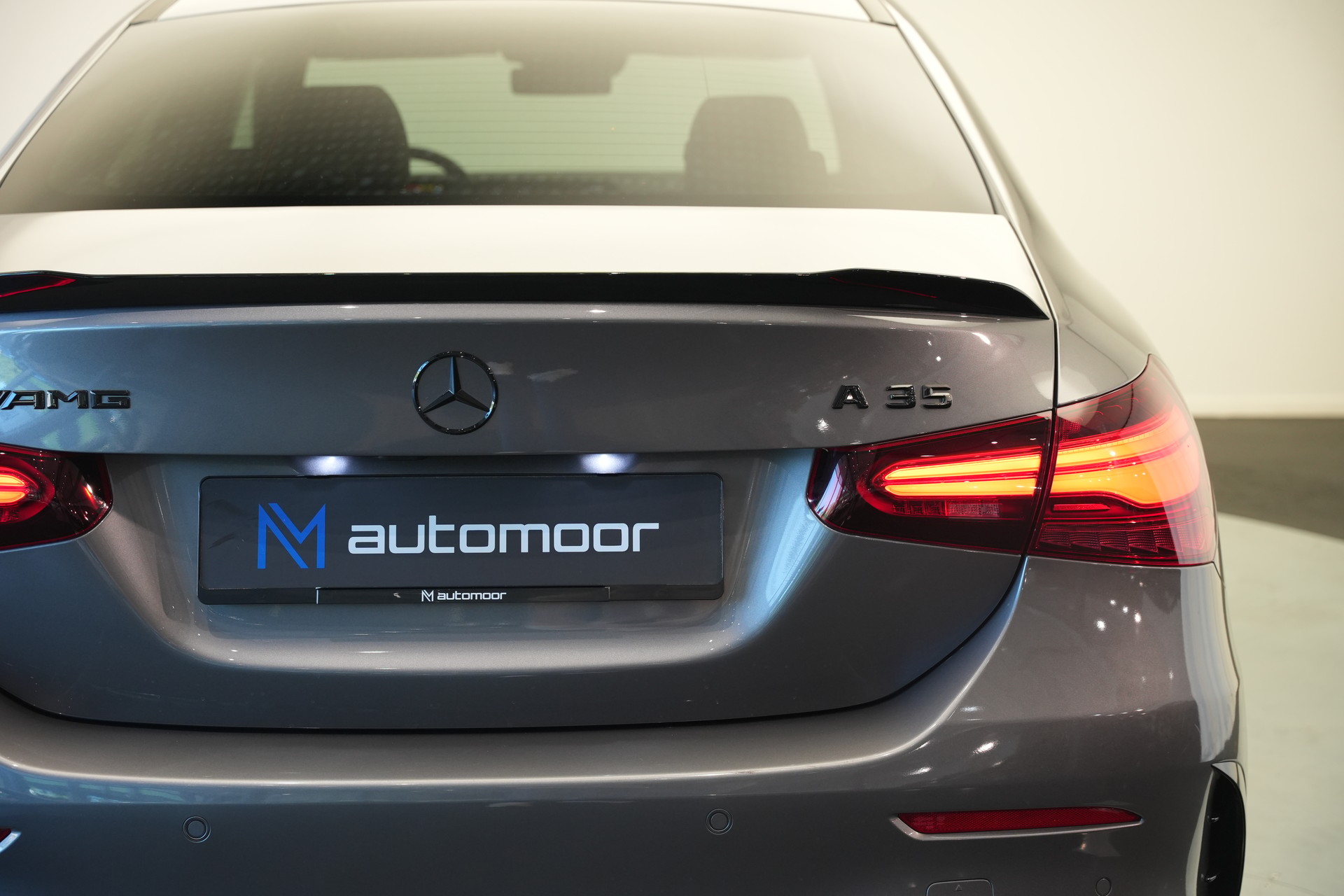 MERCEDES-BENZ A AMG 35 4Matic+ 8G-DCT *CH-Fahrzeug* *Panorama* *HuD* *Burmester*-image-39