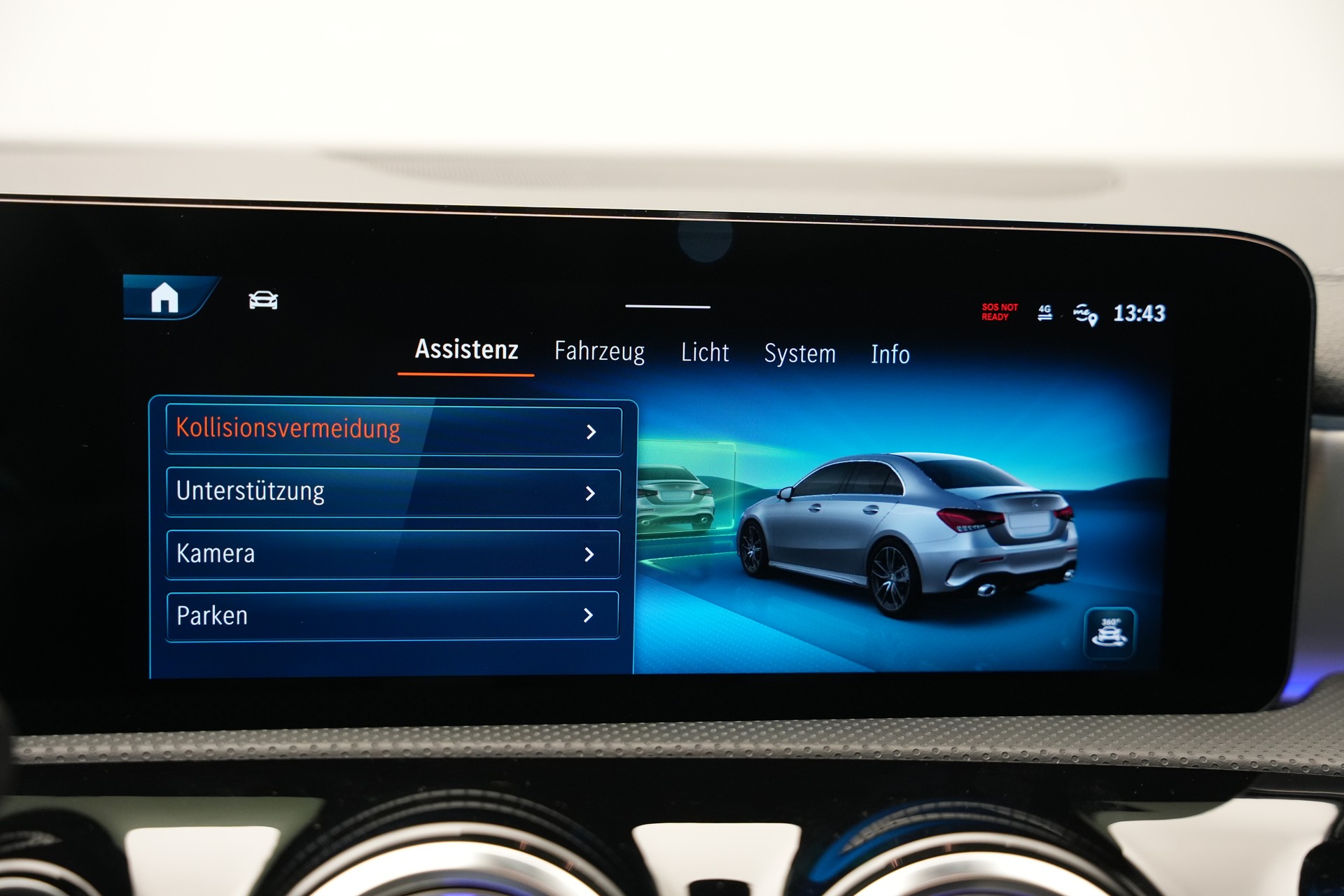 MERCEDES-BENZ A AMG 35 4Matic+ 8G-DCT *CH-Fahrzeug* *Panorama* *HuD* *Burmester*-image-35