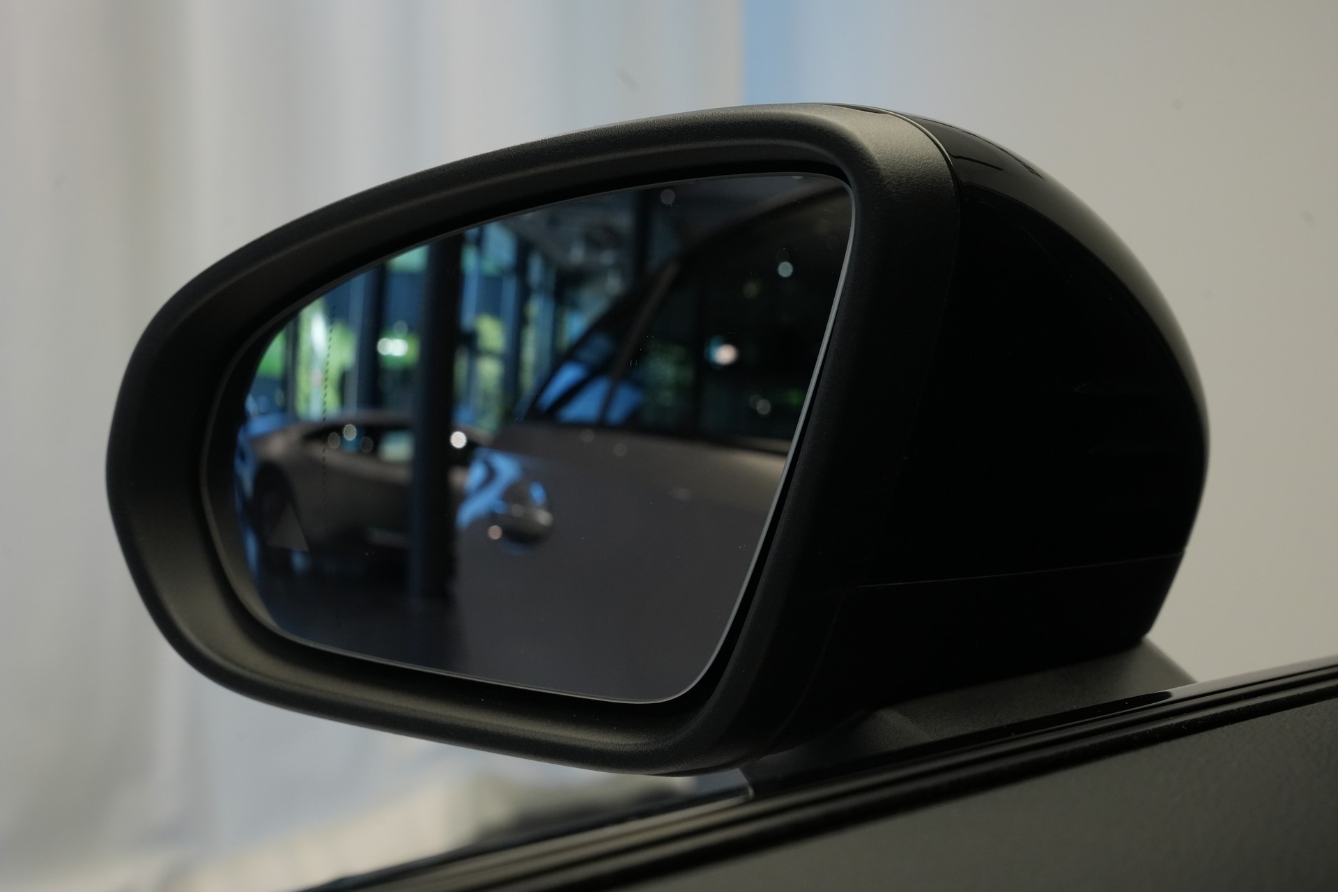 MERCEDES-BENZ A AMG 35 4Matic+ 8G-DCT *CH-Fahrzeug* *Panorama* *HuD* *Burmester*-image-26