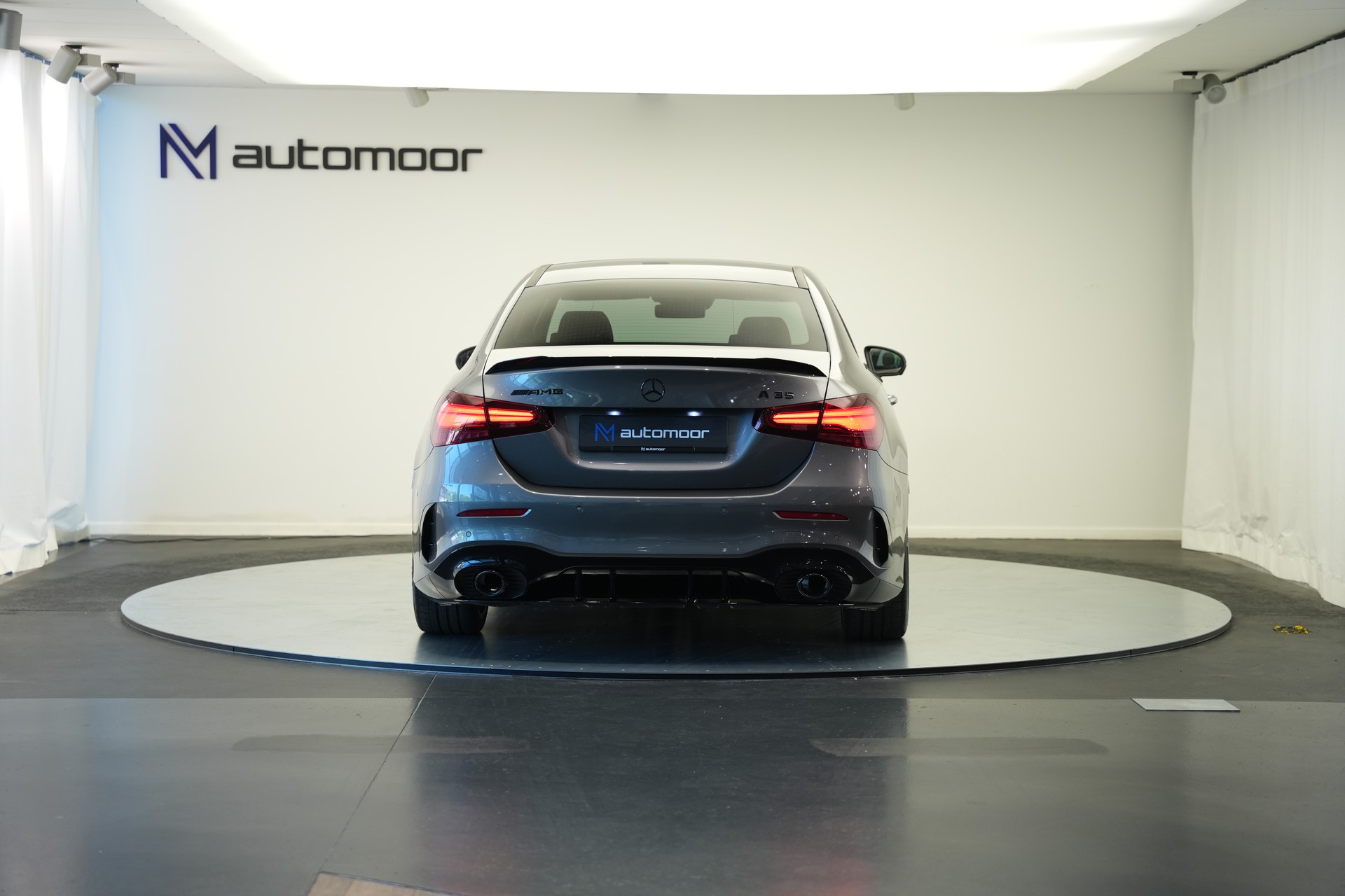 MERCEDES-BENZ A AMG 35 4Matic+ 8G-DCT *CH-Fahrzeug* *Panorama* *HuD* *Burmester*-image-5