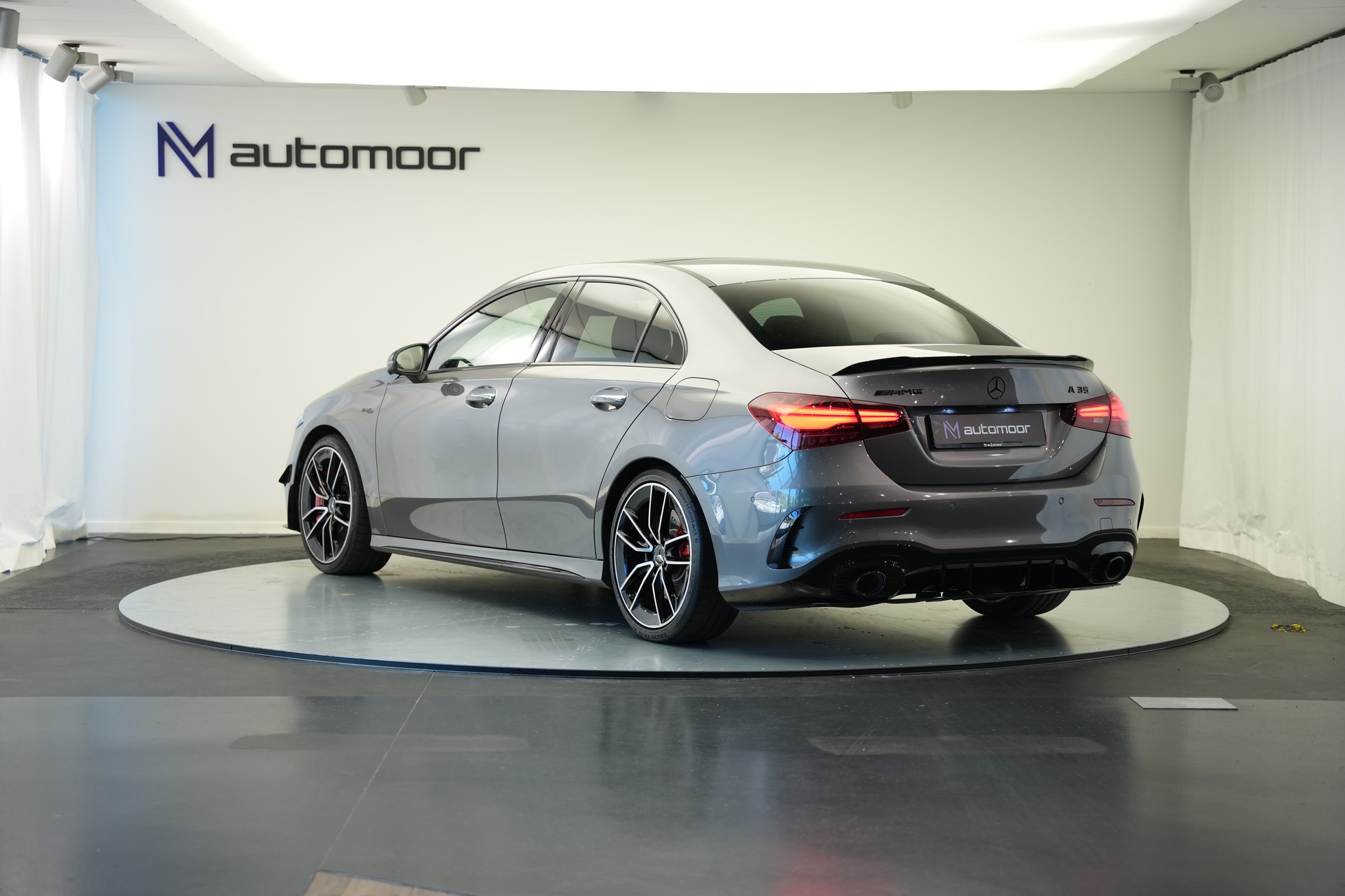 MERCEDES-BENZ A AMG 35 4Matic+ 8G-DCT *CH-Fahrzeug* *Panorama* *HuD* *Burmester*-image-6
