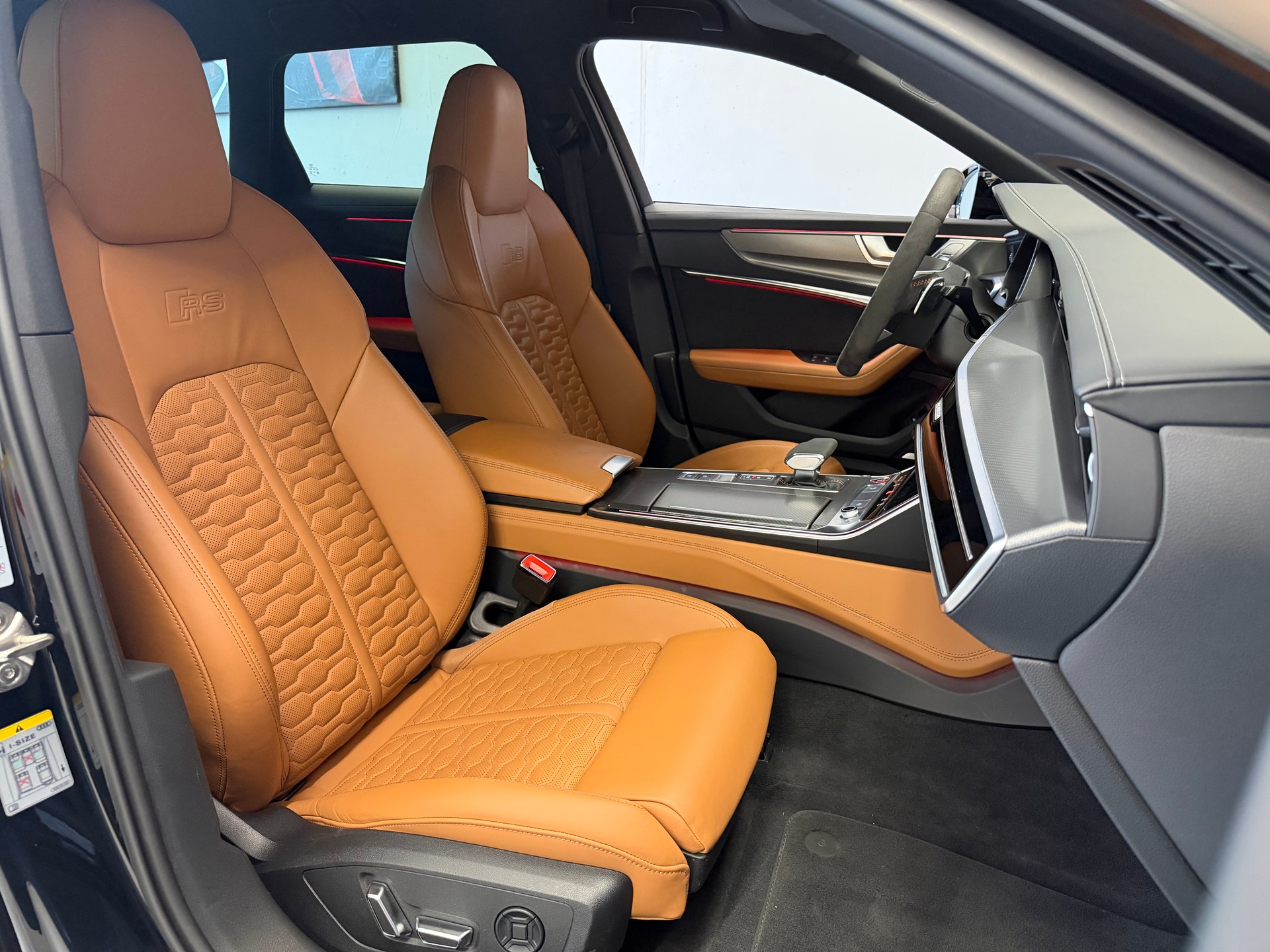 AUDI RS6 Avant 4.0 TFSI V8 quattro-image-24