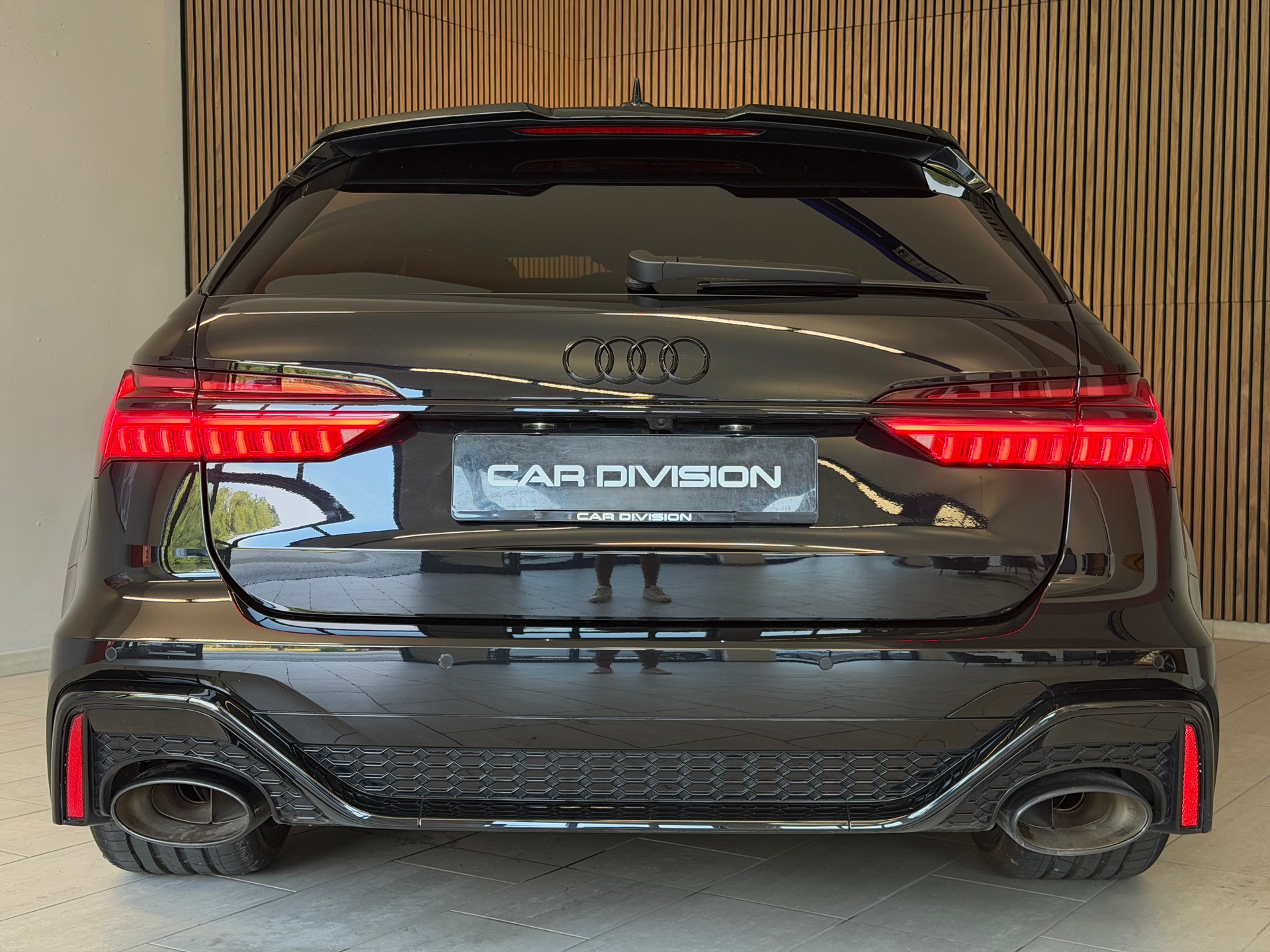 AUDI RS6 Avant 4.0 TFSI V8 quattro-image-8