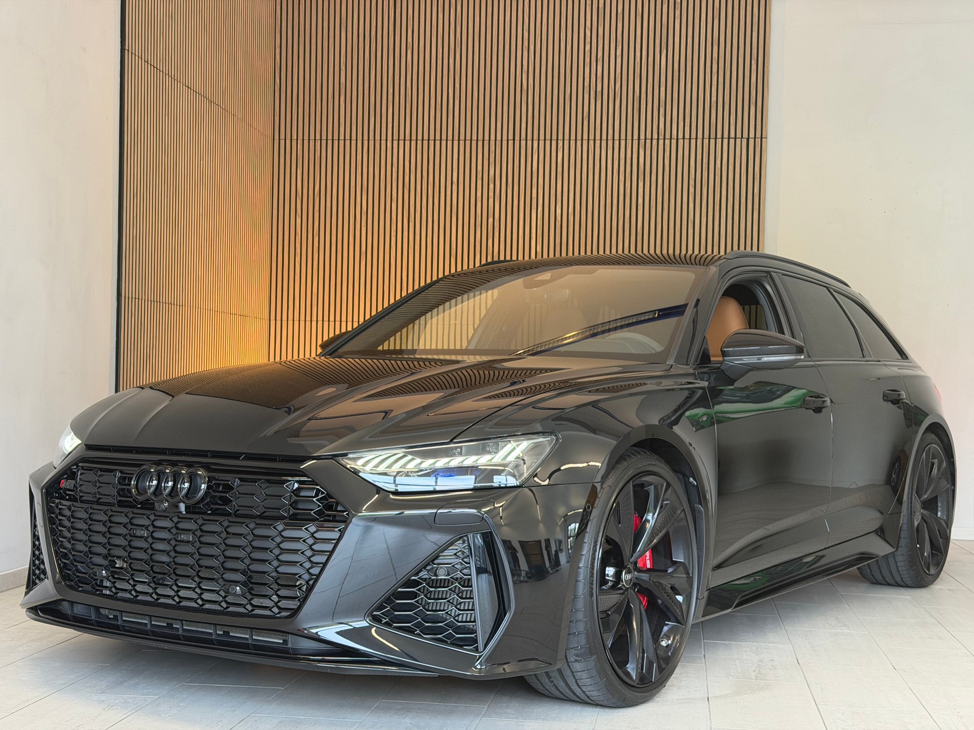 AUDI RS6 Avant 4.0 TFSI V8 quattro-image-3