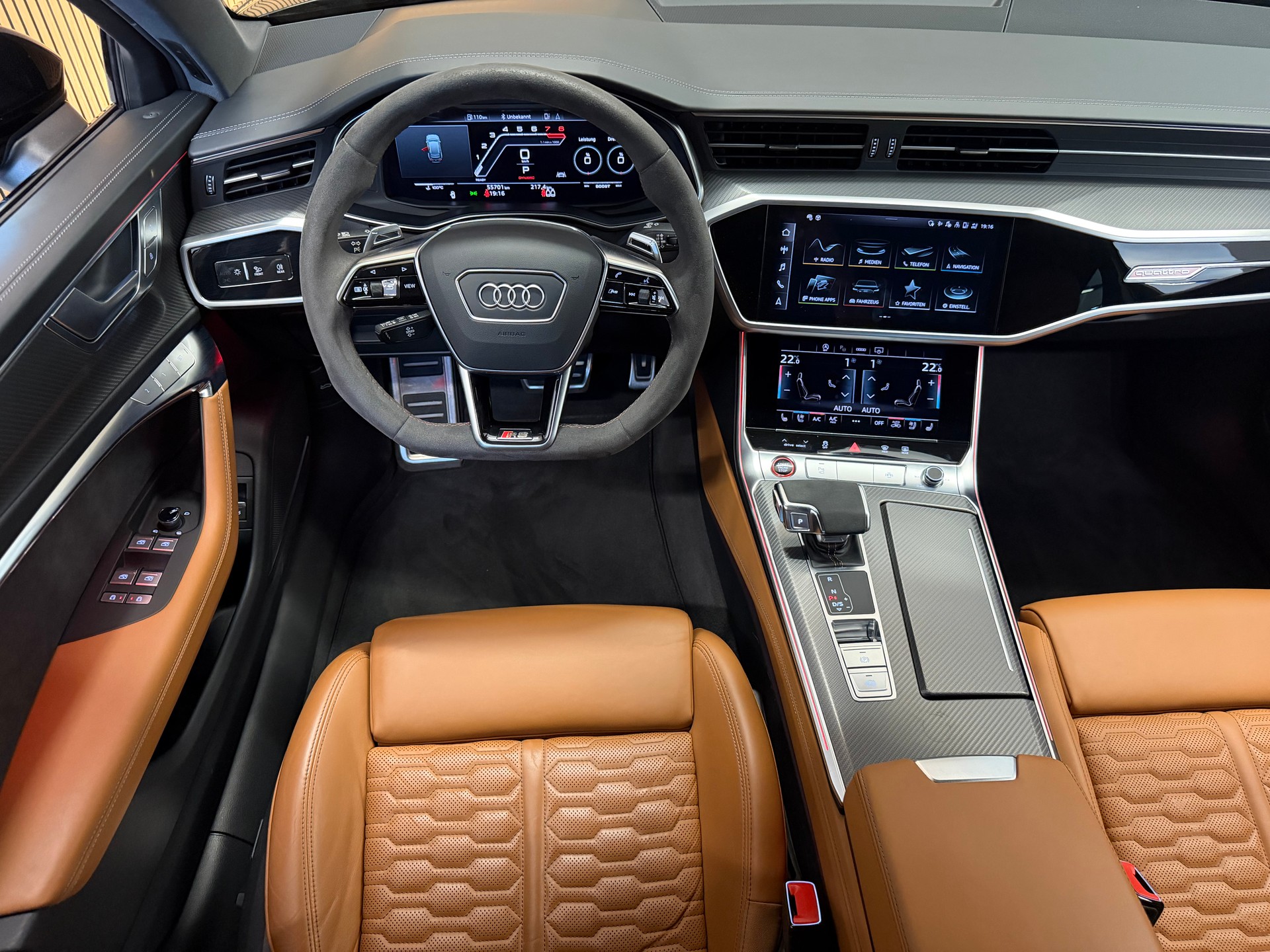 AUDI RS6 Avant 4.0 TFSI V8 quattro-image-18
