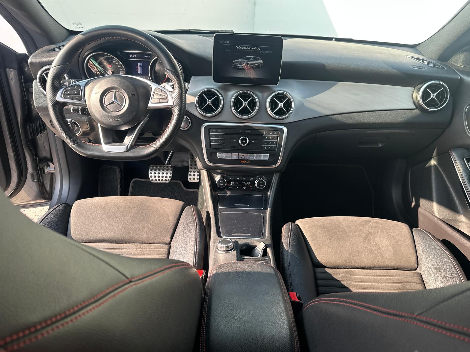 MERCEDES-BENZ CLA Shooting Br 200 d Swiss Star AMG Line 4M-image-6