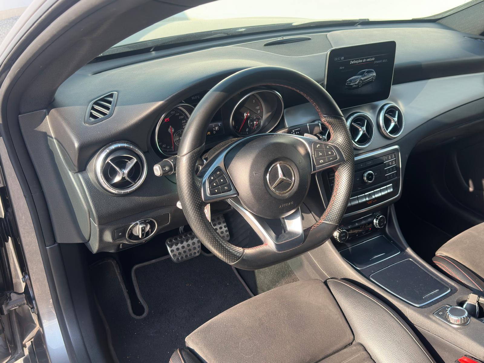 MERCEDES-BENZ CLA Shooting Br 200 d Swiss Star AMG Line 4M-image-8