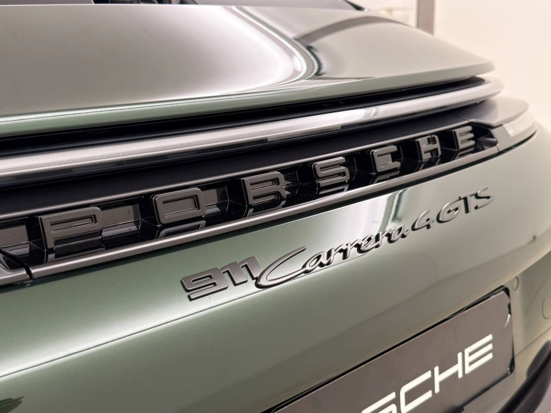 PORSCHE 911 Carrera 4 GTS-image-20