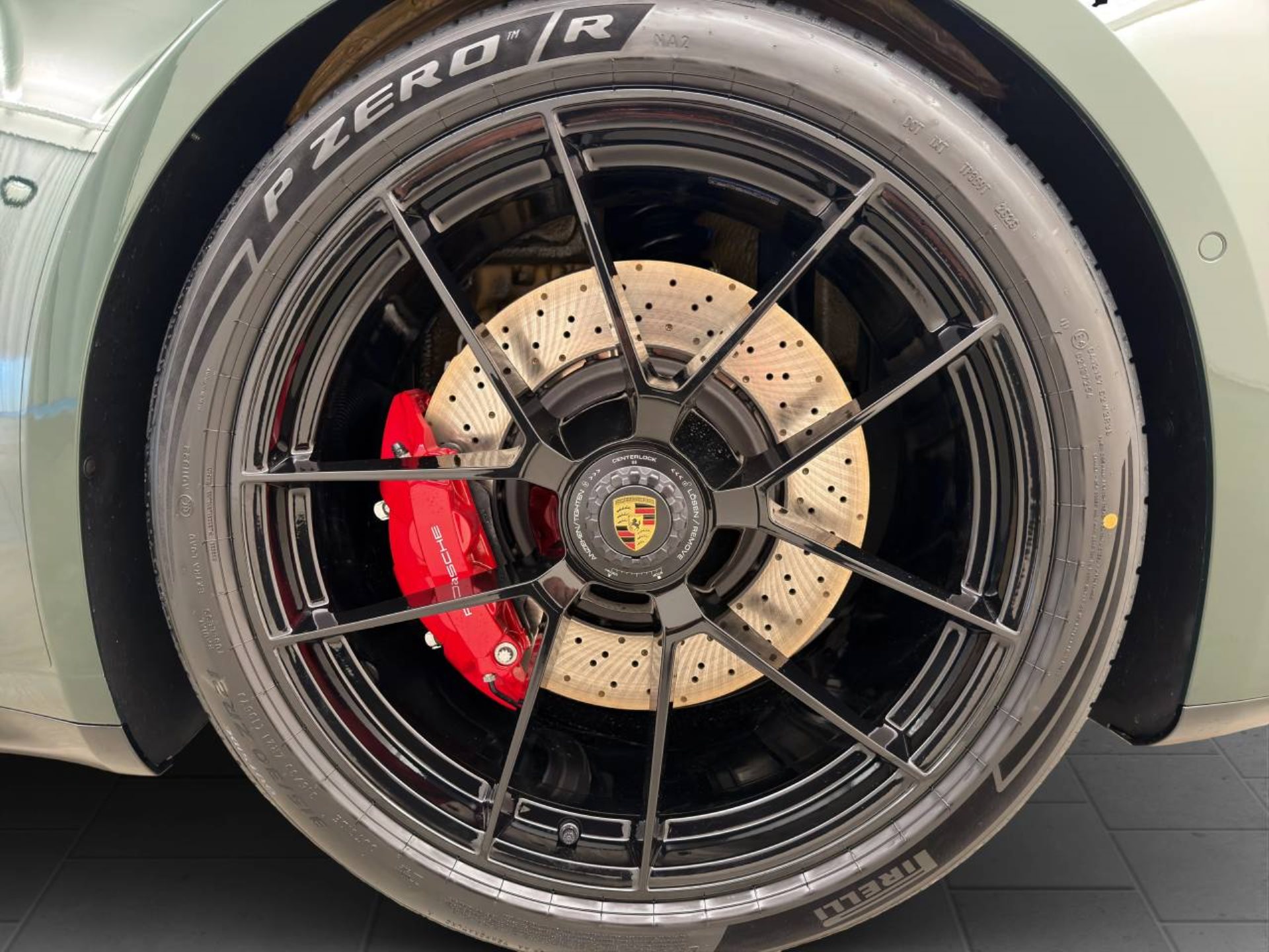 PORSCHE 911 Carrera 4 GTS-image-10