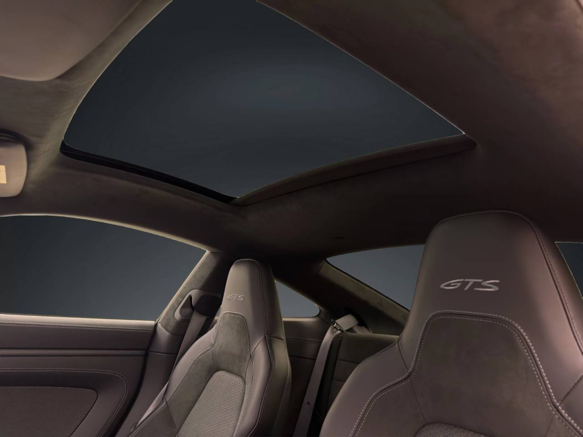 PORSCHE 911 Carrera 4 GTS-image-22