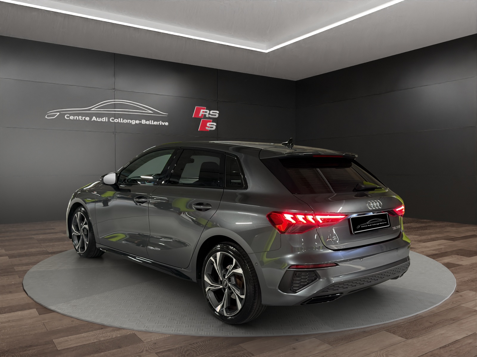 AUDI A3 Sportback 35 TFSI S line Attraction S-tronic-image-17