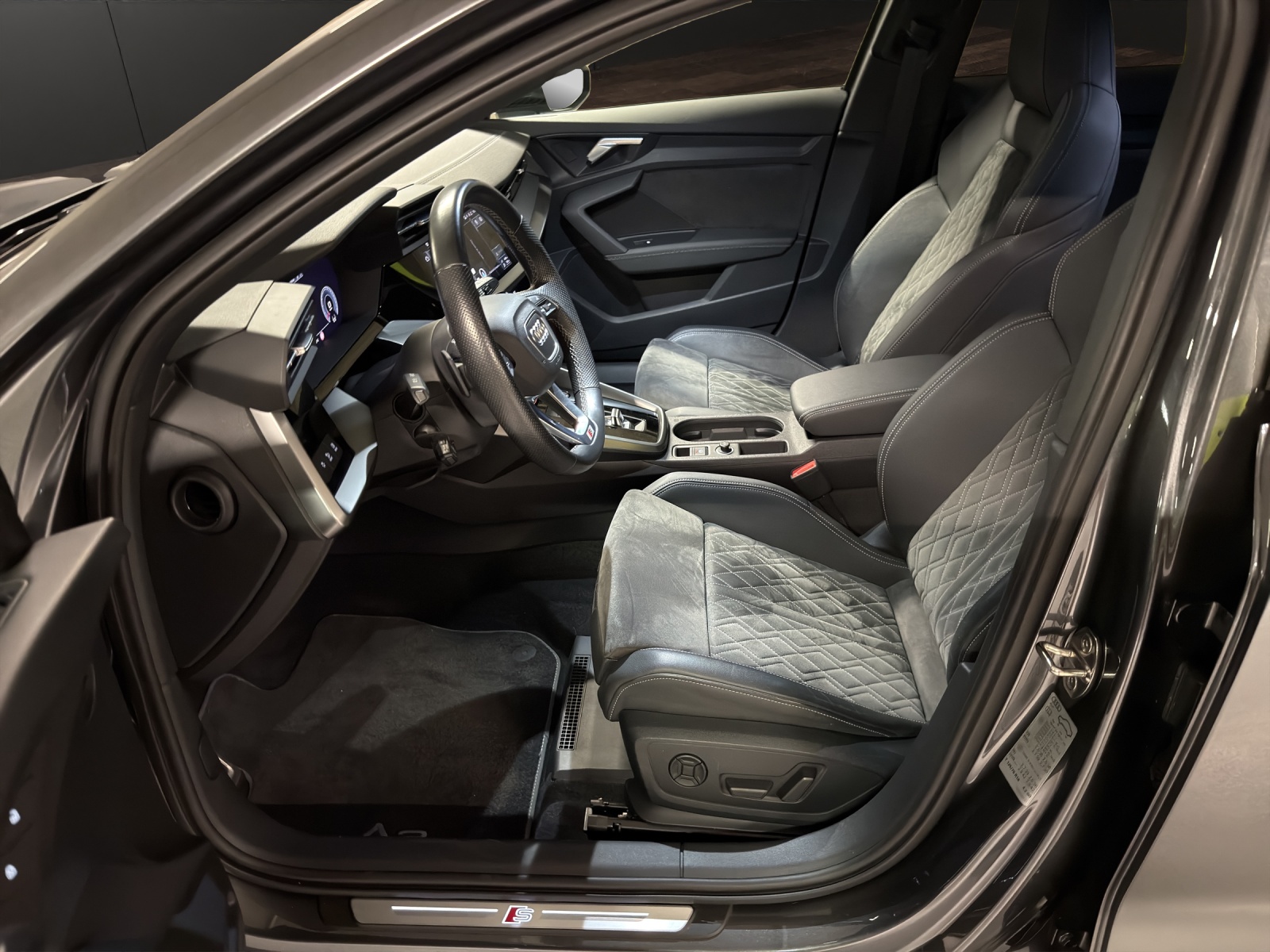 AUDI A3 Sportback 35 TFSI S line Attraction S-tronic-image-21