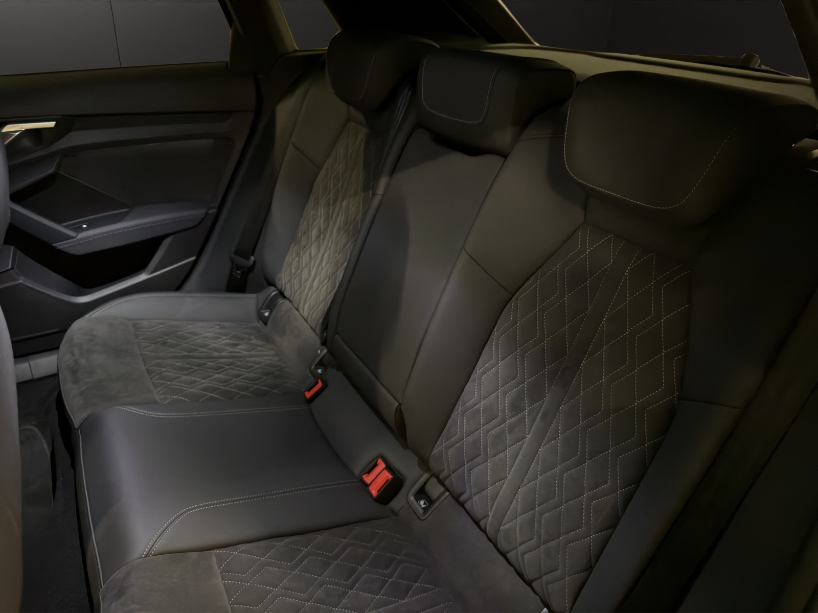 AUDI A3 Sportback 35 TFSI S line Attraction S-tronic-image-3