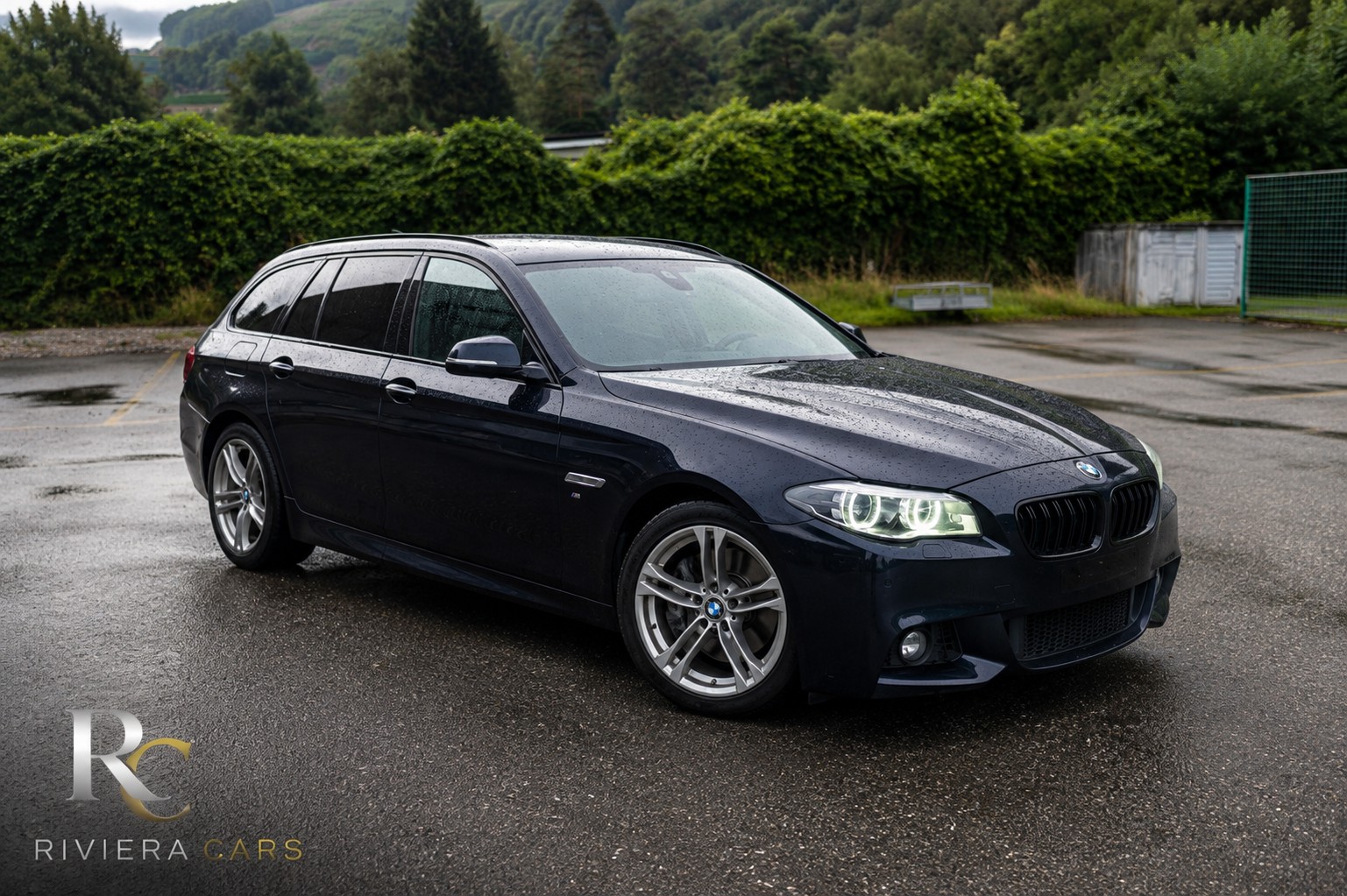 BMW 530d Touring xDrive M-Pack-image-2