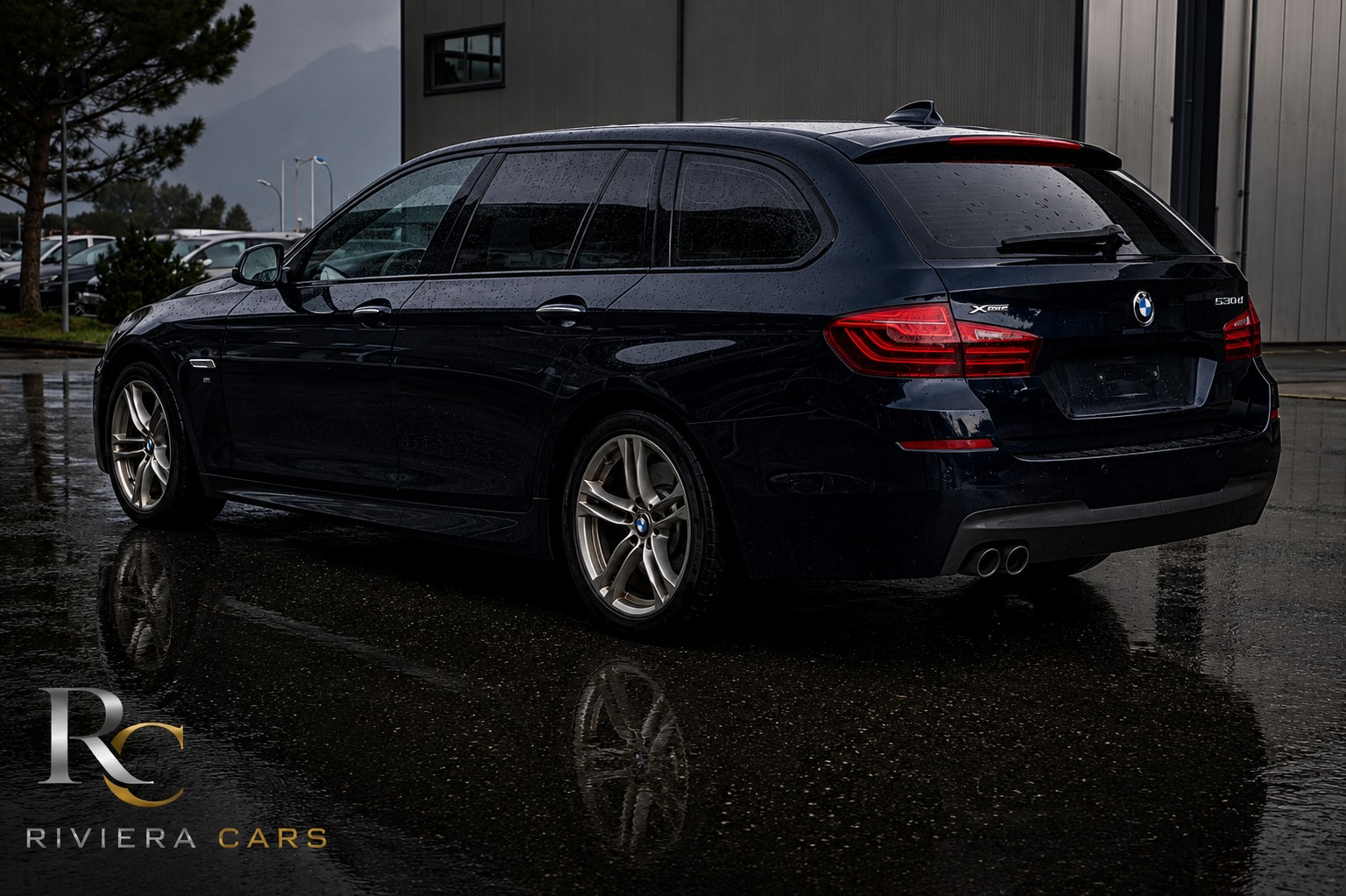 BMW 530d Touring xDrive M-Pack-image-11