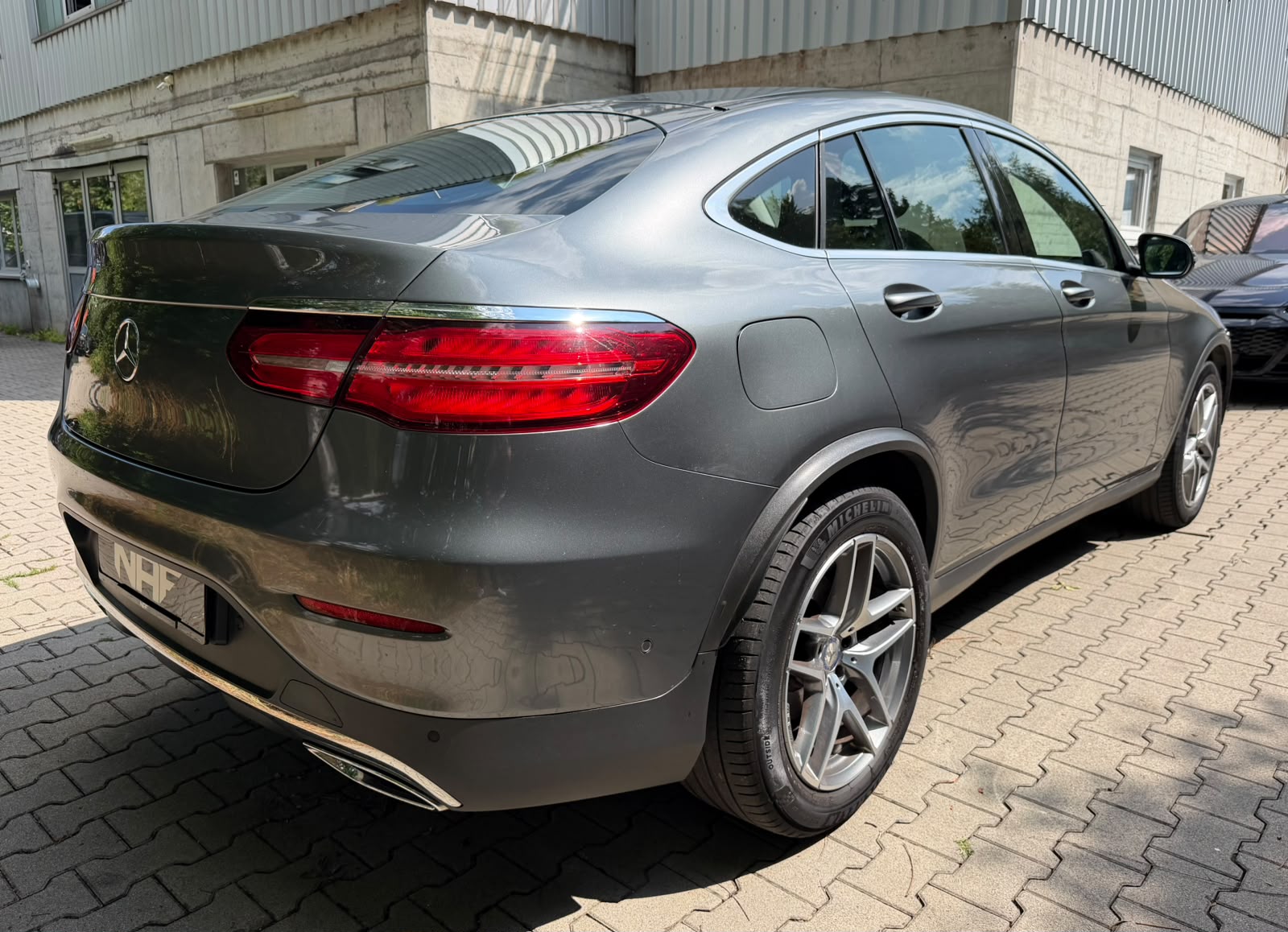 MERCEDES-BENZ GLC Coupé 250 d AMG Line 4Matic 9G-Tronic-image-4