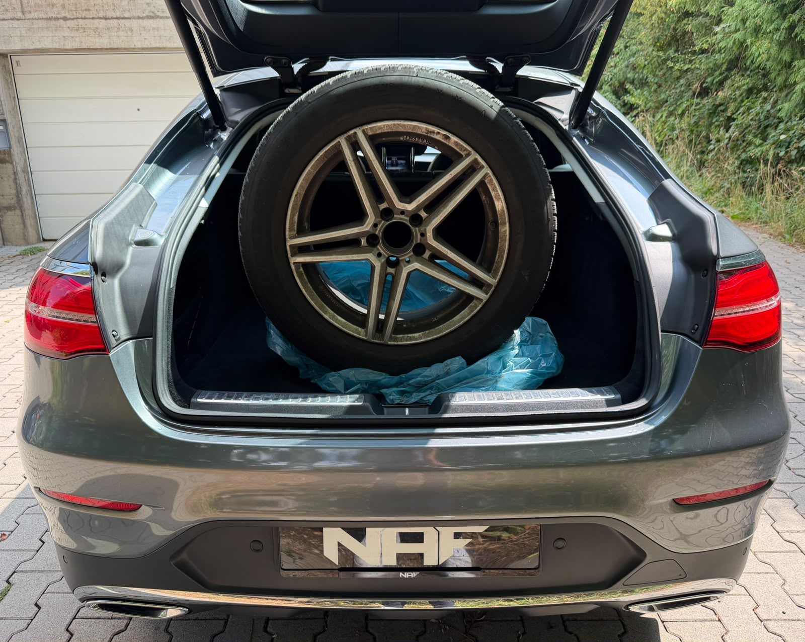 MERCEDES-BENZ GLC Coupé 250 d AMG Line 4Matic 9G-Tronic-image-13