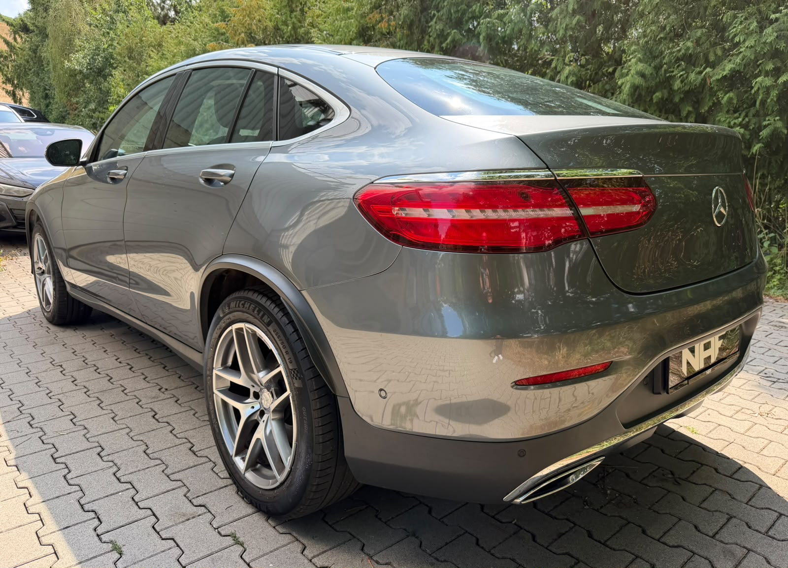 MERCEDES-BENZ GLC Coupé 250 d AMG Line 4Matic 9G-Tronic-image-2