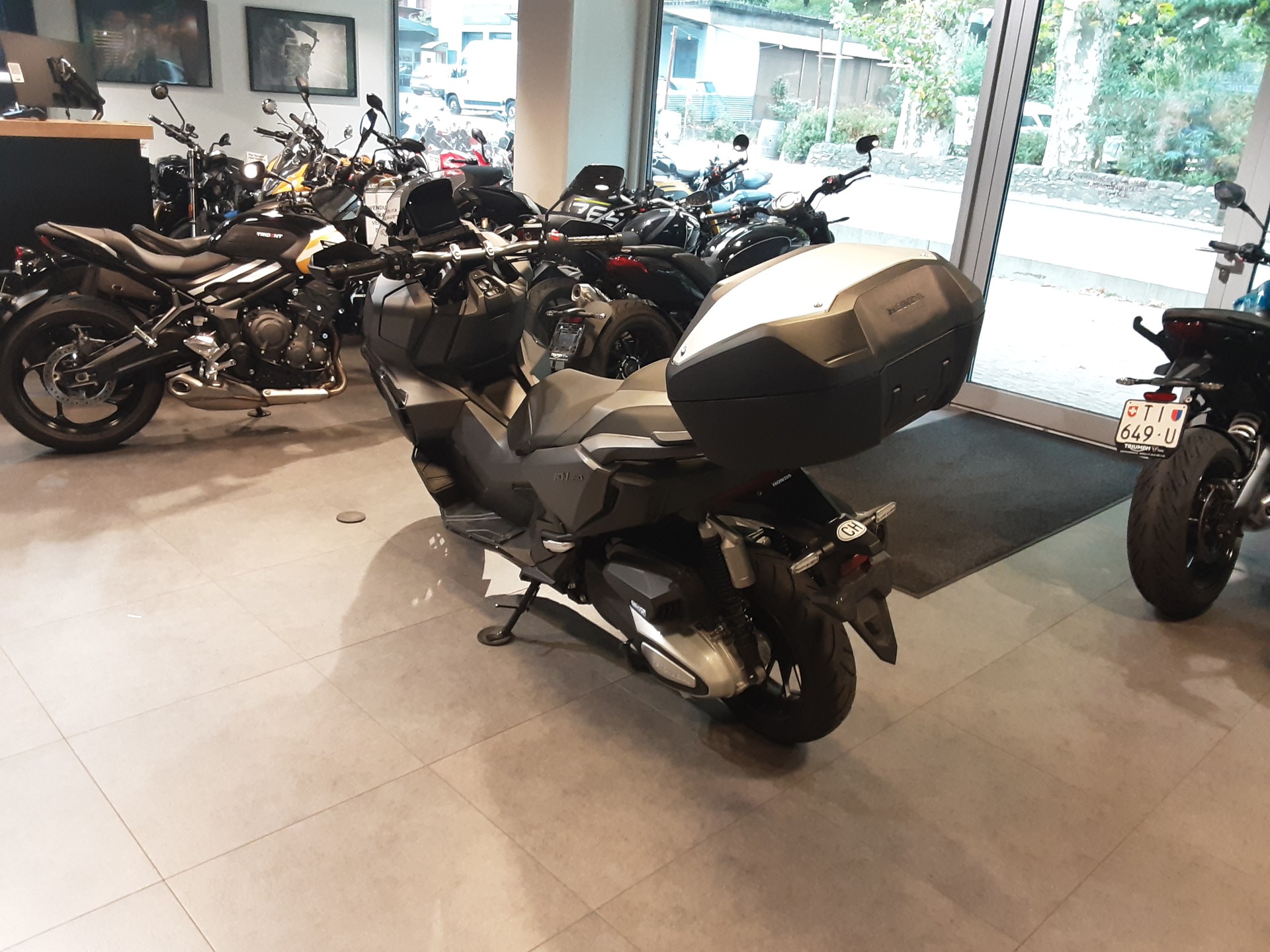 HONDA ADV 350-image-6