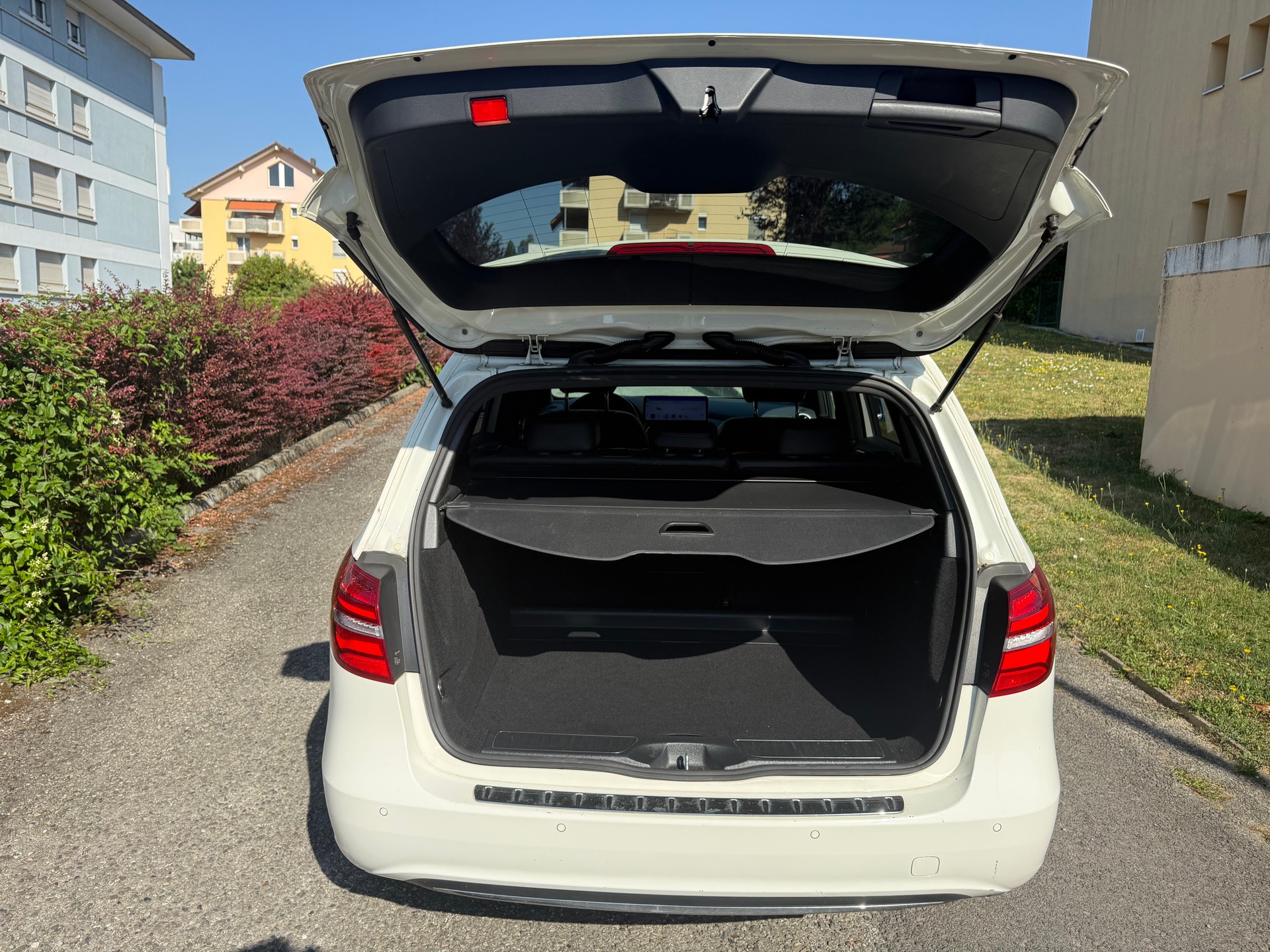 MERCEDES-BENZ B Electric Drive-image-8