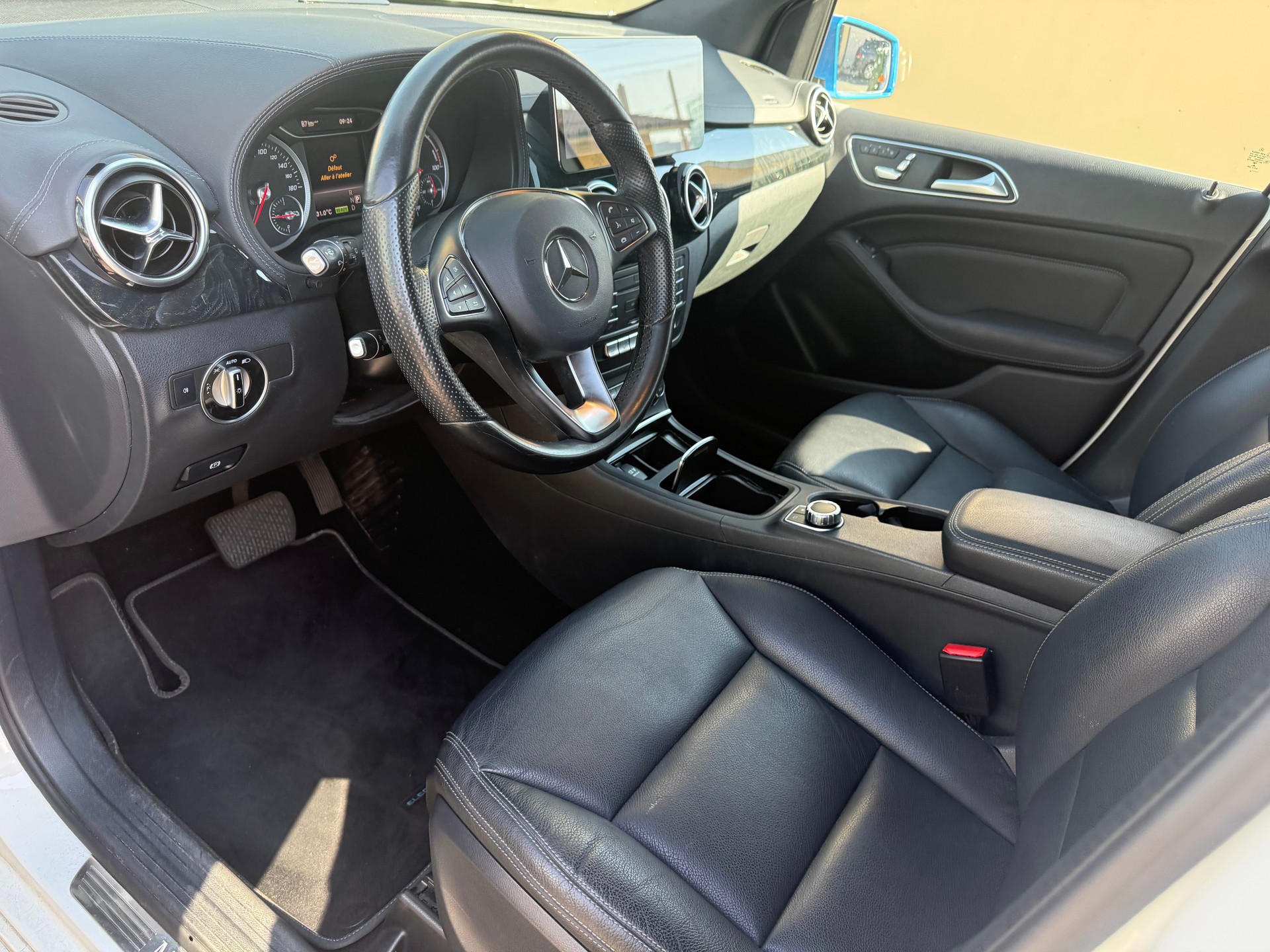 MERCEDES-BENZ B Electric Drive-image-11