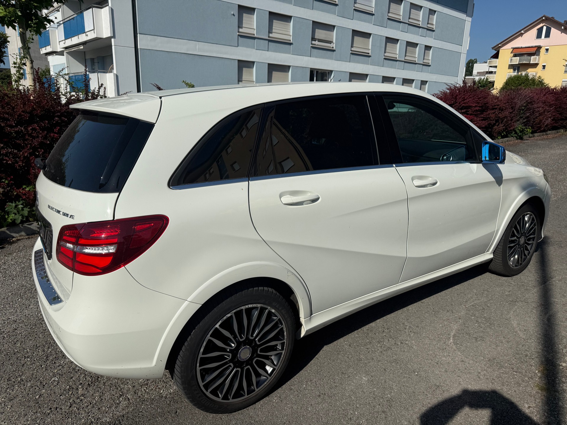 MERCEDES-BENZ B Electric Drive-image-4