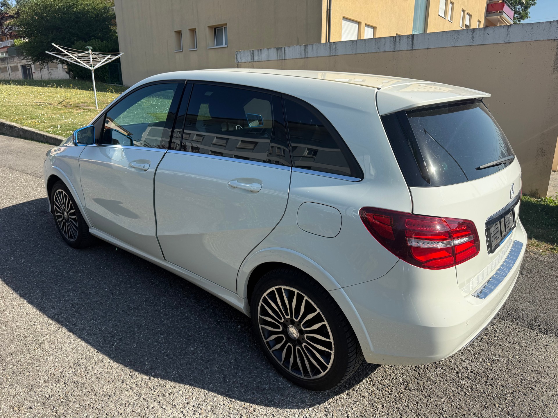 MERCEDES-BENZ B Electric Drive-image-2