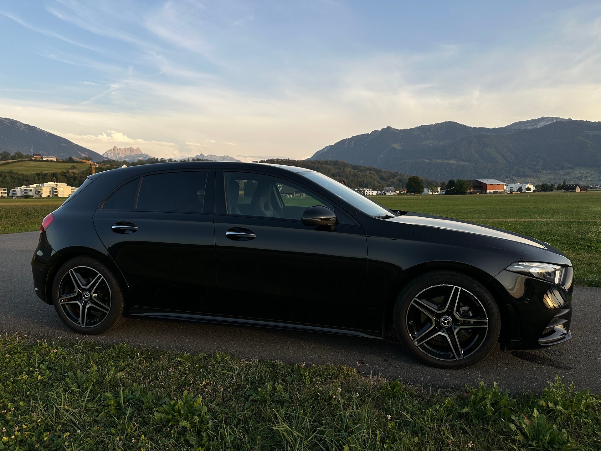 MERCEDES-BENZ A 180 Night Star AMG Line-image-3