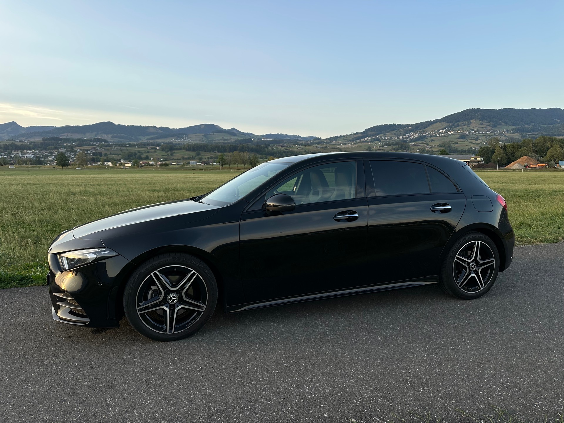 MERCEDES-BENZ A 180 Night Star AMG Line-image-0