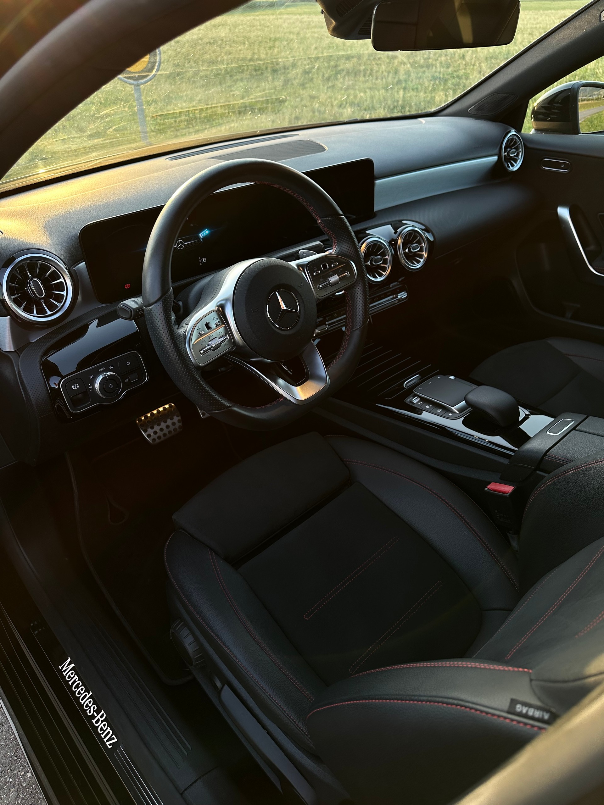 MERCEDES-BENZ A 180 Night Star AMG Line-image-1