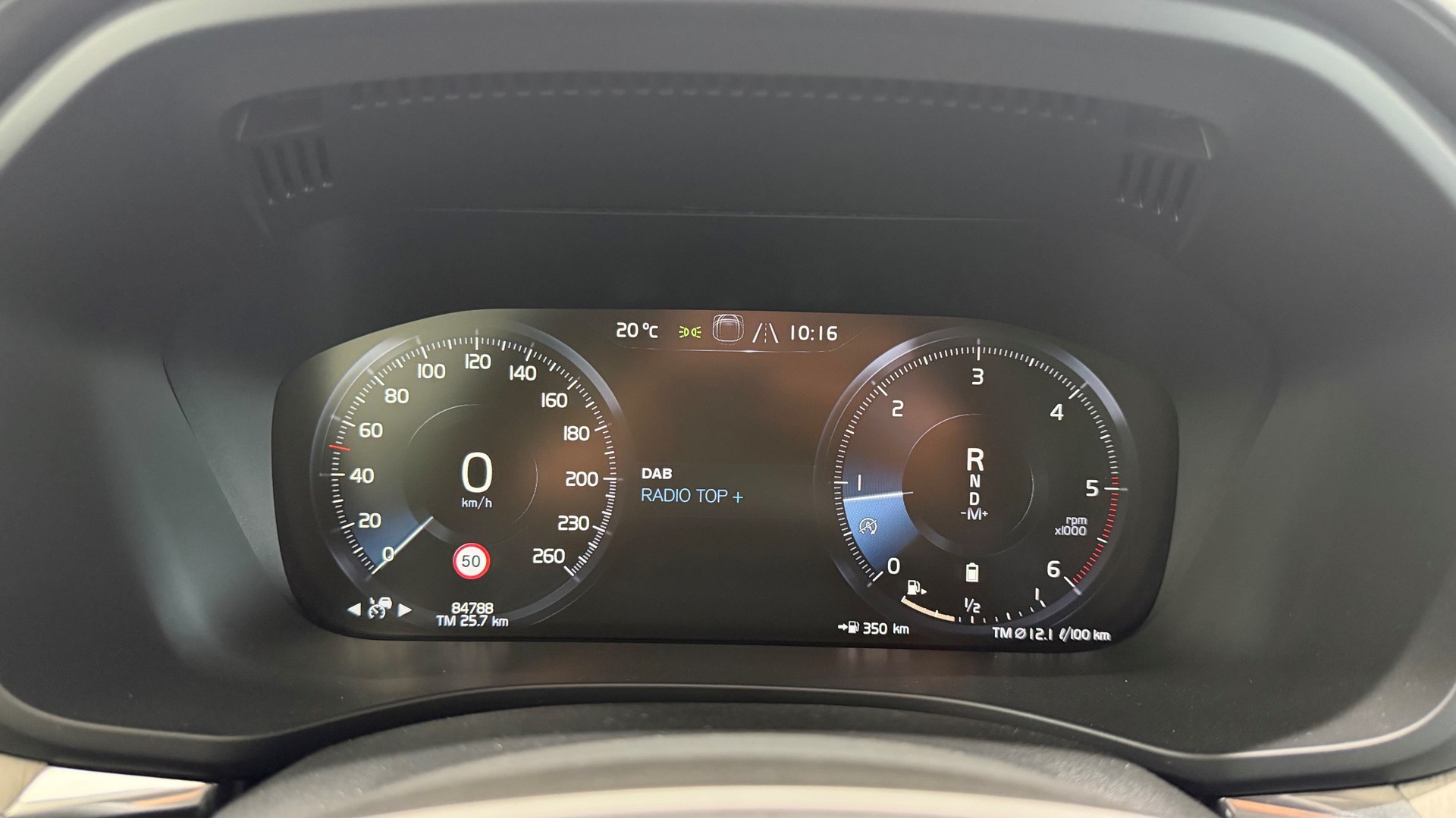 VOLVO XC60 2.0 B5 MH Inscription AWD-image-10