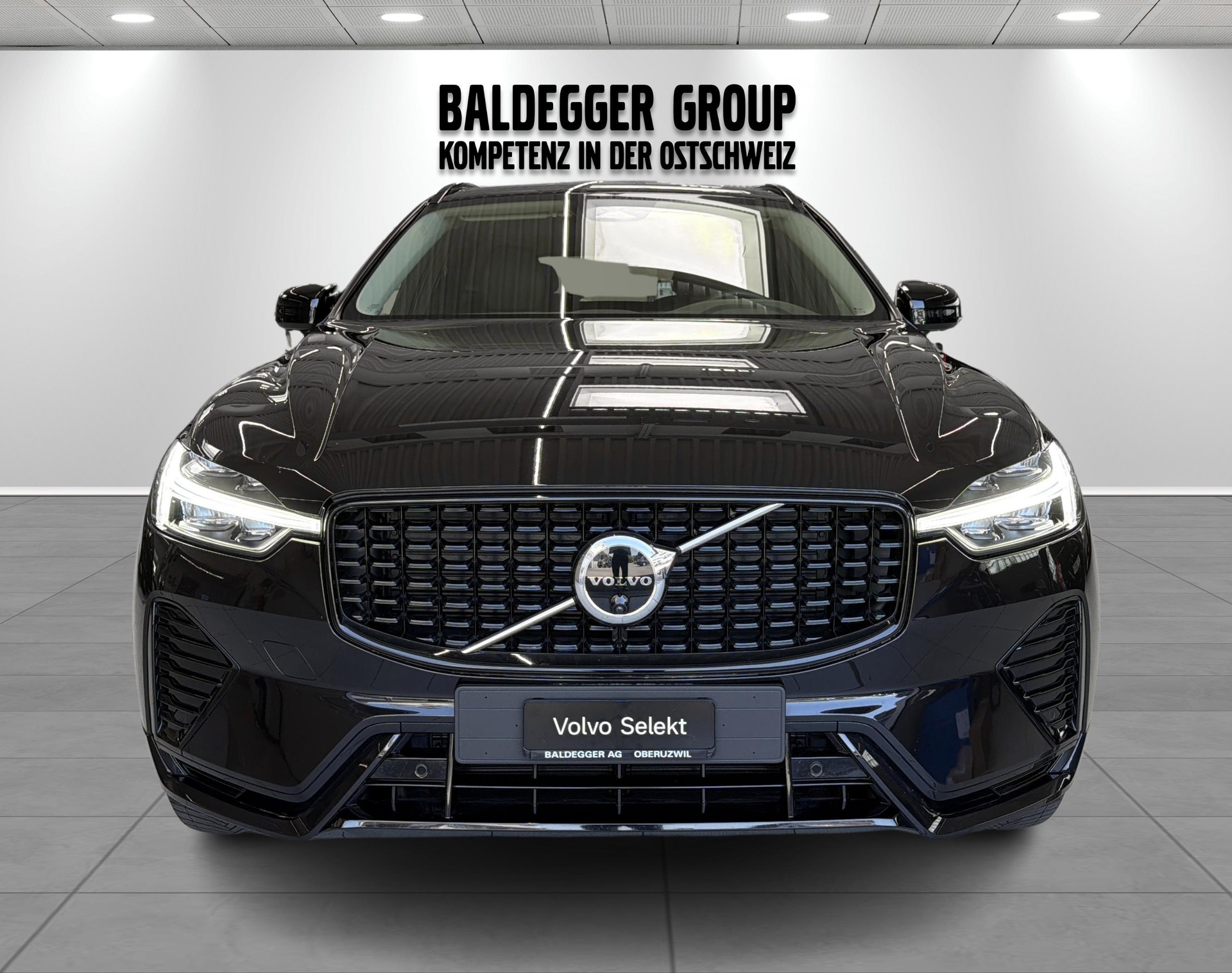 VOLVO XC60 2.0 B5 MH Plus Dark AWD-image-3