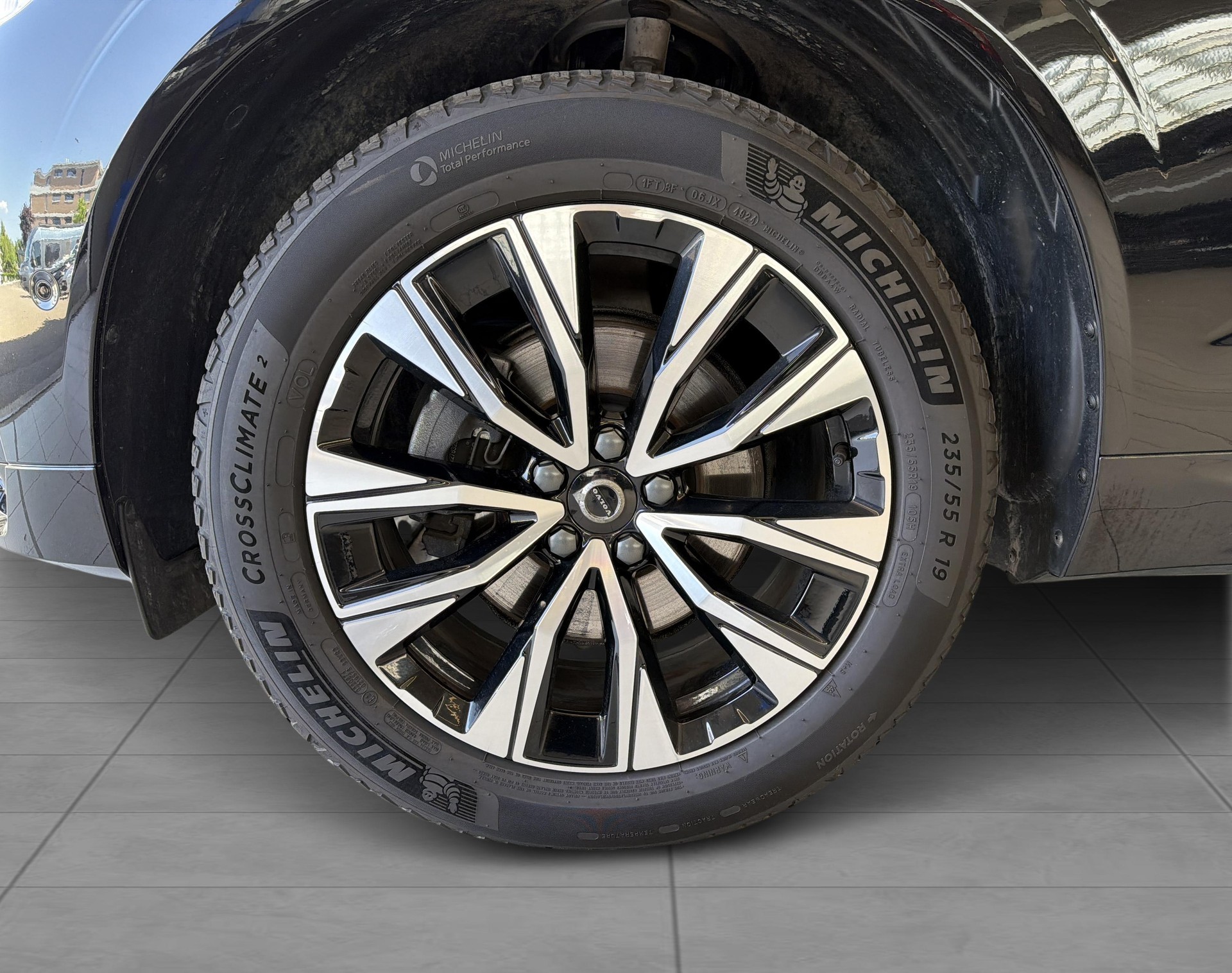 VOLVO XC60 2.0 B5 MH Plus Dark AWD-image-6