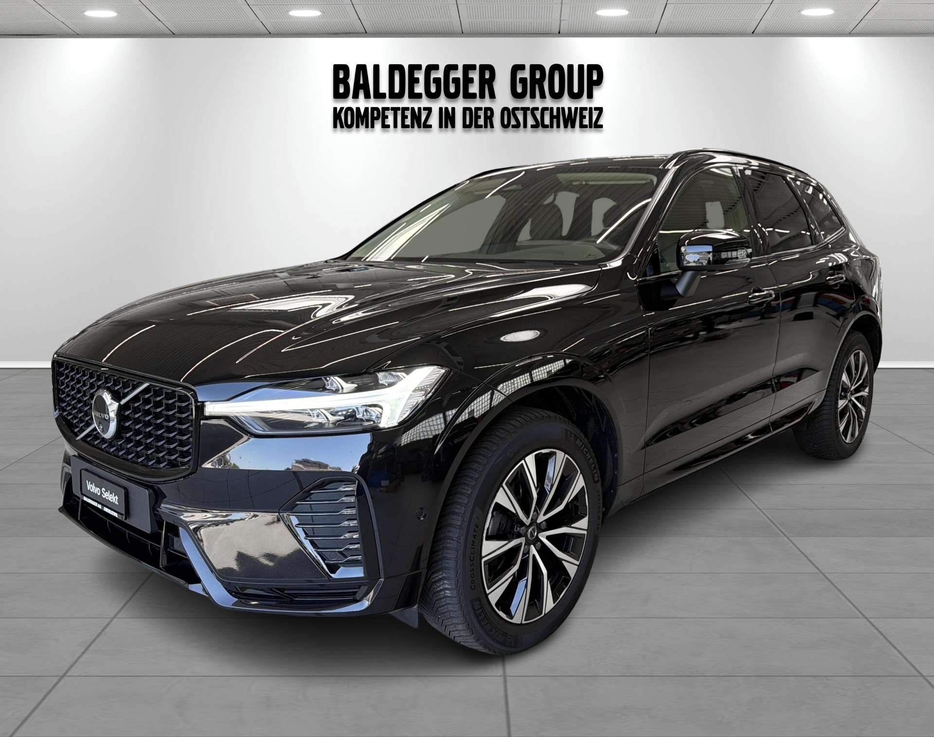 VOLVO XC60 2.0 B5 MH Plus Dark AWD-image-5