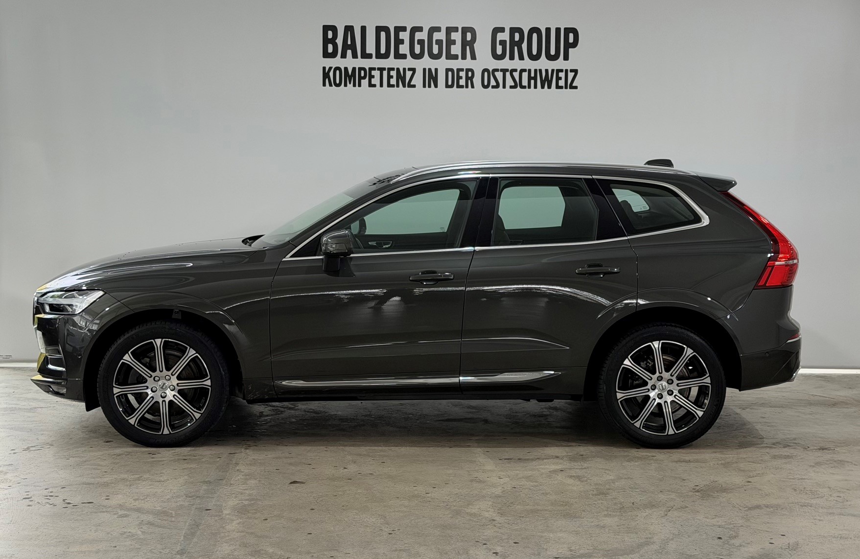 VOLVO XC60 2.0 B5 MH Inscription AWD-image-2
