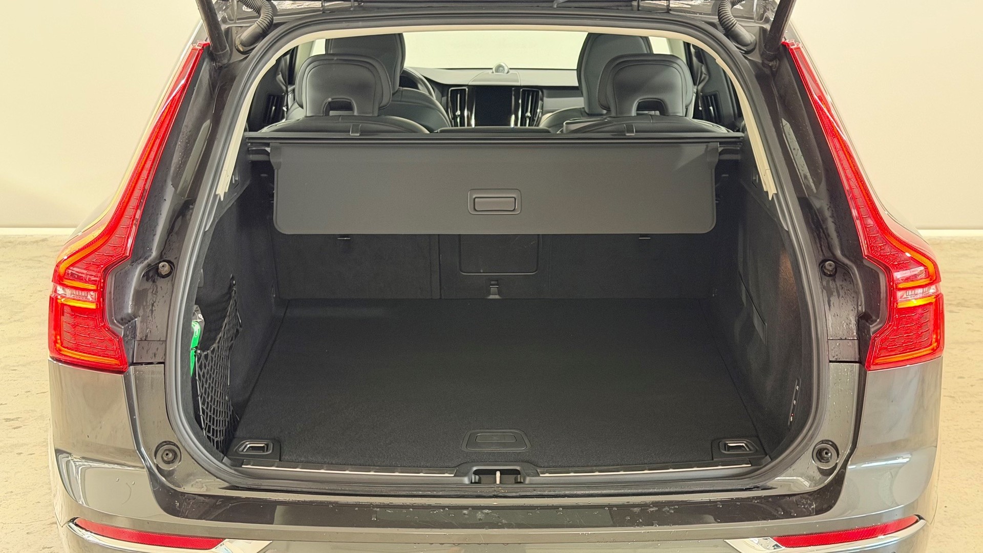 VOLVO XC60 2.0 B5 MH Inscription AWD-image-12
