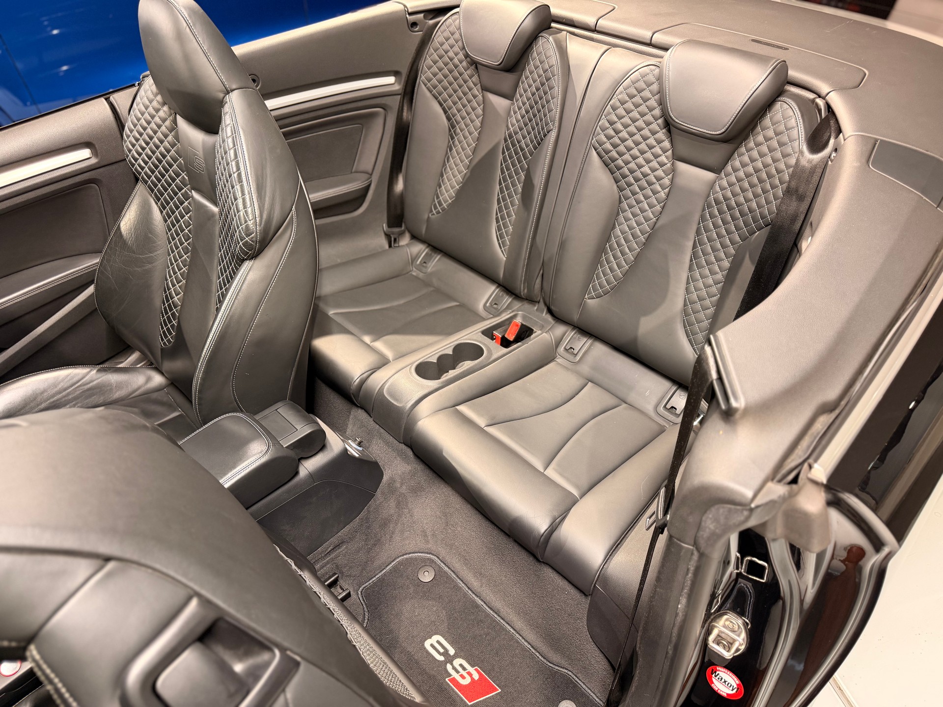 AUDI S3 Cabriolet 2.0 TFSI quattro S-tronic-image-15