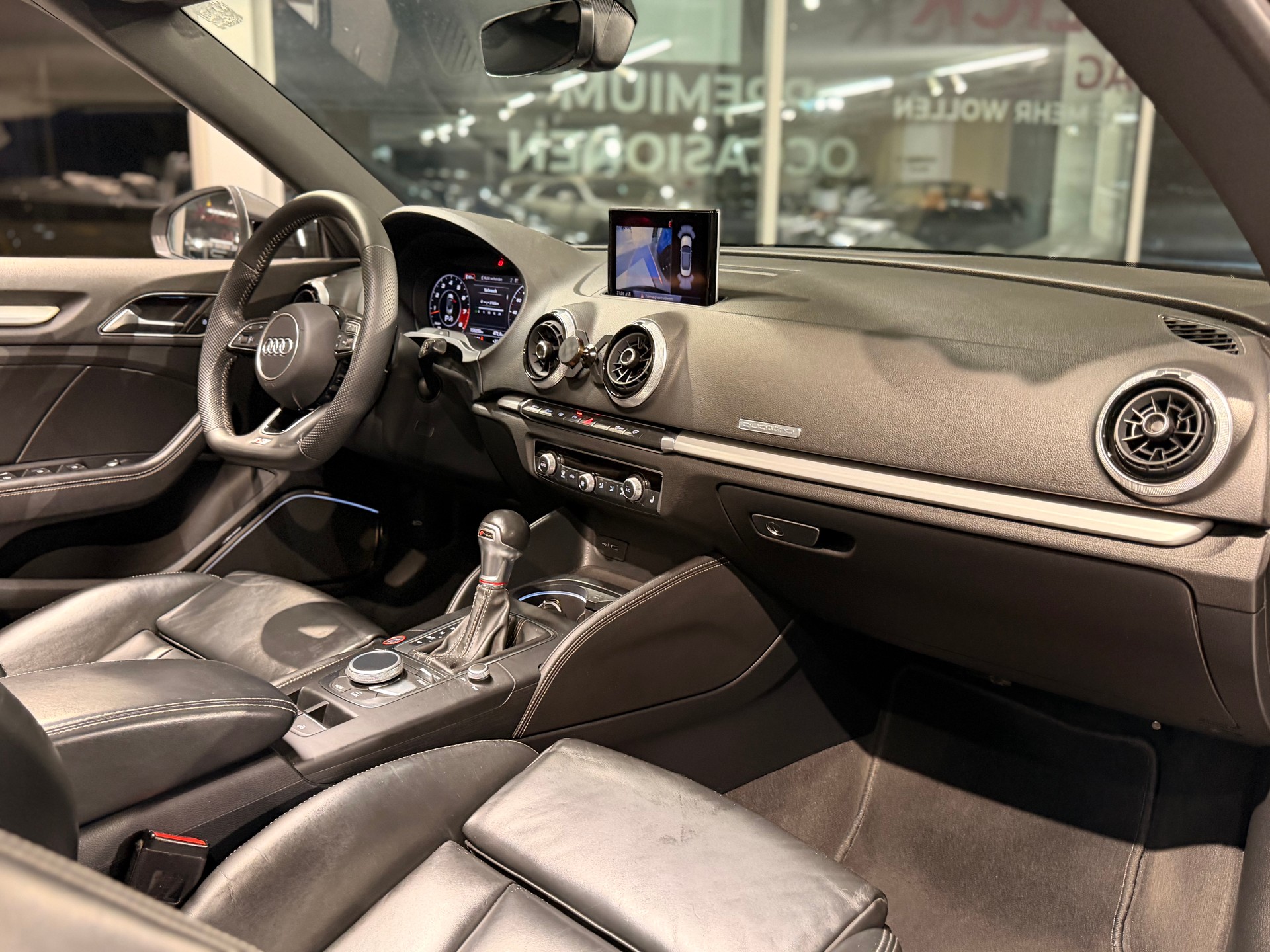 AUDI S3 Cabriolet 2.0 TFSI quattro S-tronic-image-21