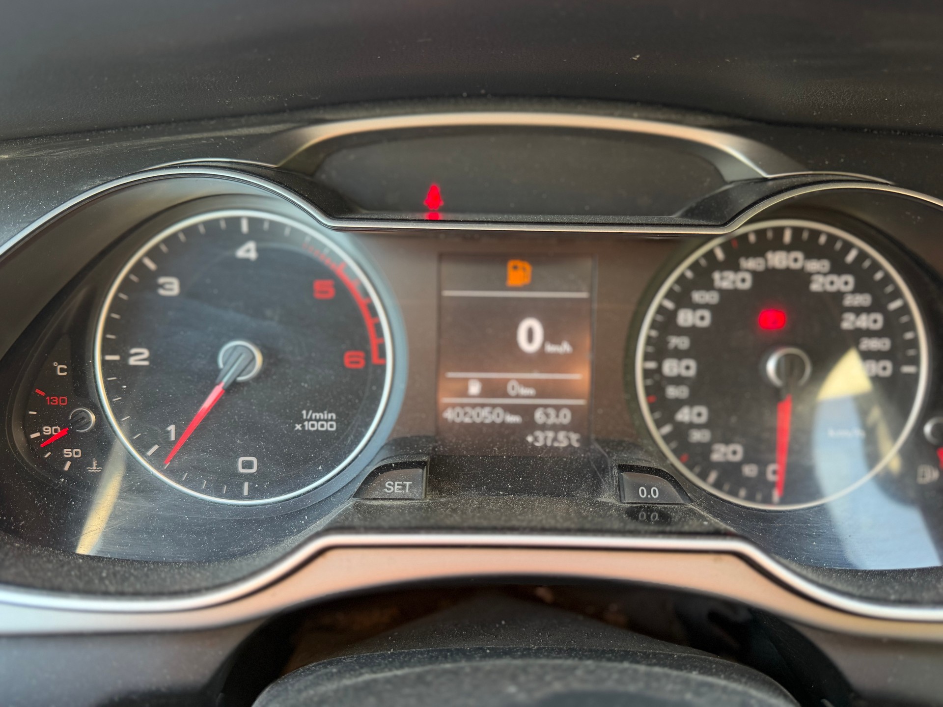 AUDI A4 Avant 2.0 TDIe-image-8